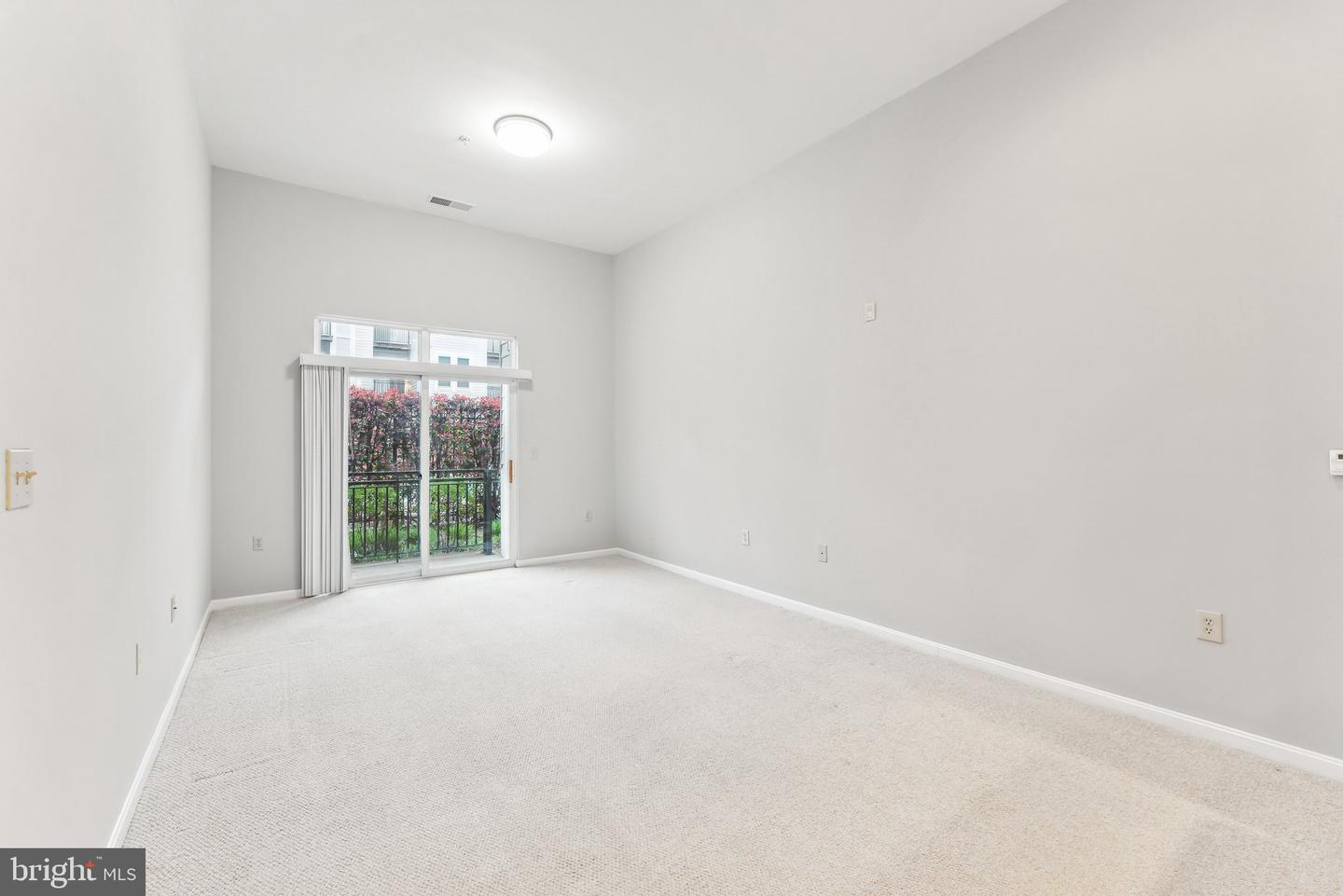 2655 PROSPERITY AVE #118, FAIRFAX, Virginia 22031, 1 Bedroom Bedrooms, ,1 BathroomBathrooms,Residential,For sale,2655 PROSPERITY AVE #118,VAFX2227958 MLS # VAFX2227958