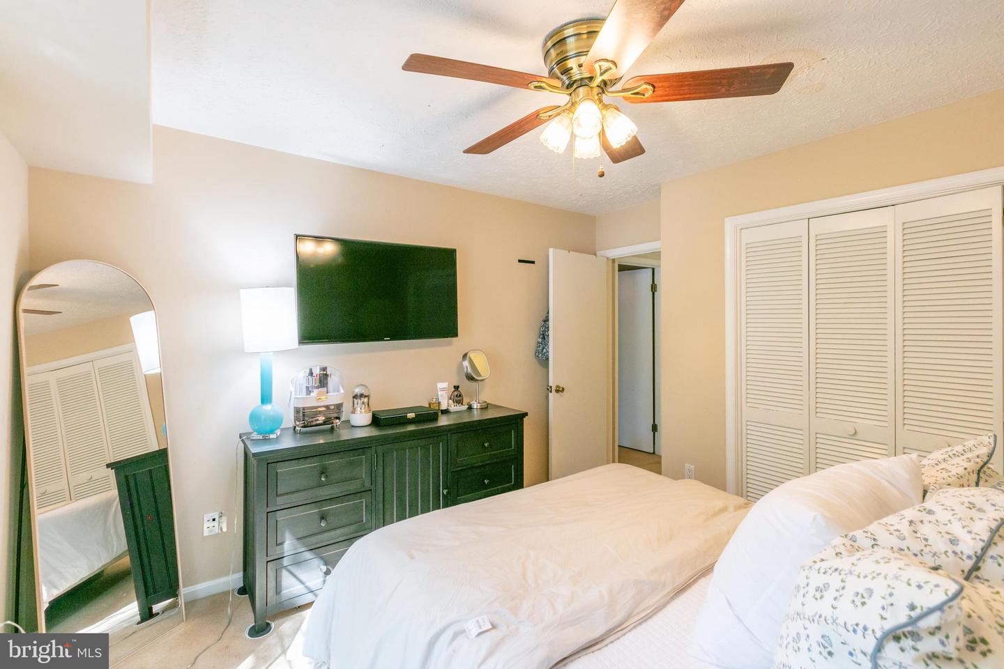 7770 WILLOW POINT DR, FALLS CHURCH, Virginia 22042, 2 Bedrooms Bedrooms, ,2 BathroomsBathrooms,Residential,For sale,7770 WILLOW POINT DR,VAFX2230332 MLS # VAFX2230332
