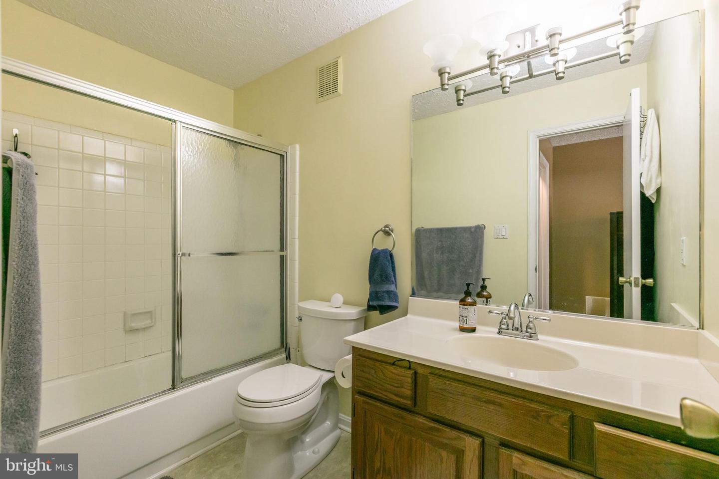 7770 WILLOW POINT DR, FALLS CHURCH, Virginia 22042, 2 Bedrooms Bedrooms, ,2 BathroomsBathrooms,Residential,For sale,7770 WILLOW POINT DR,VAFX2230332 MLS # VAFX2230332
