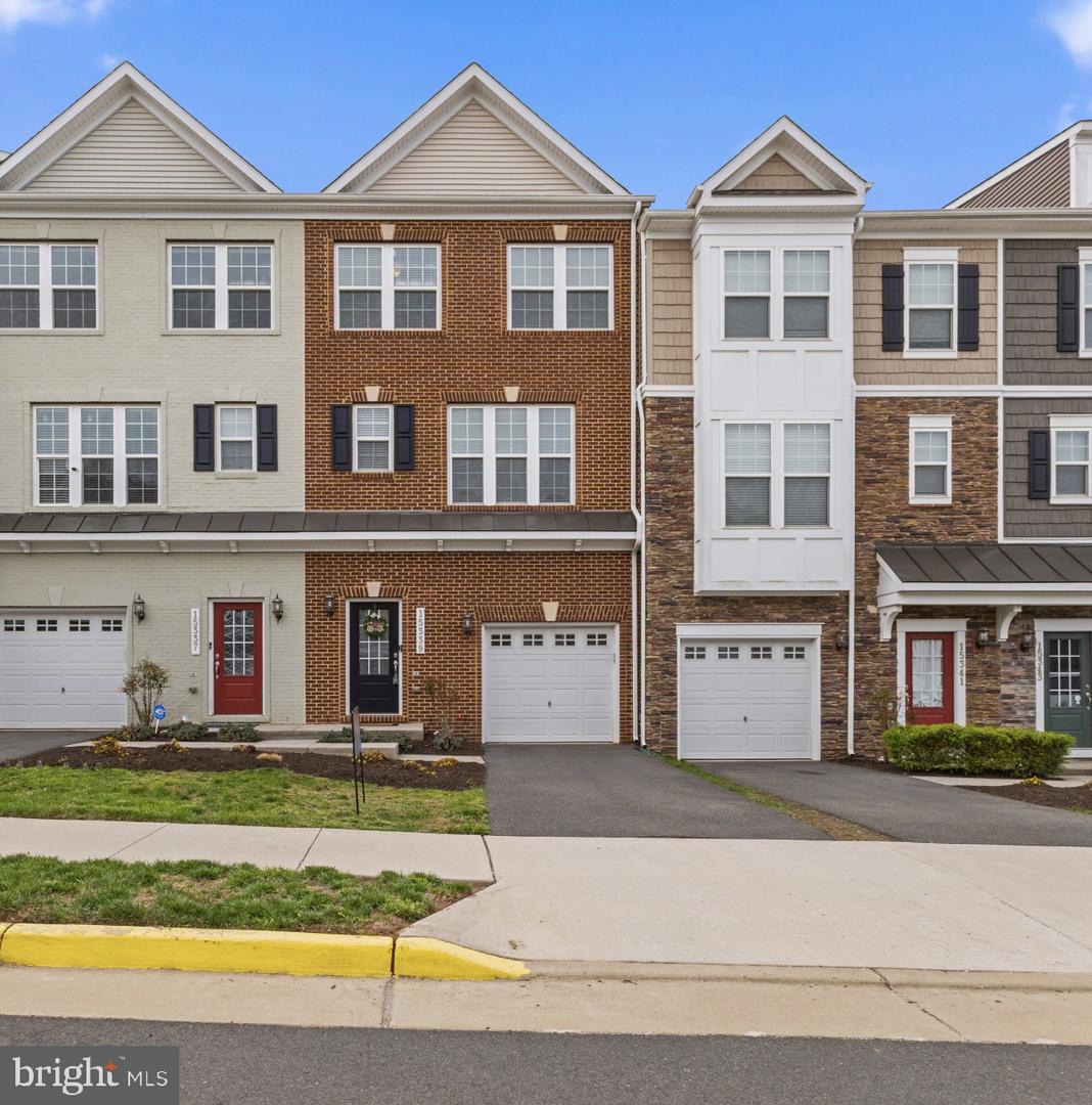 15339 LINVILLE CREEK DR, HAYMARKET, Virginia 20169, 3 Bedrooms Bedrooms, ,3 BathroomsBathrooms,Residential,For sale,15339 LINVILLE CREEK DR,VAPW2090630 MLS # VAPW2090630
