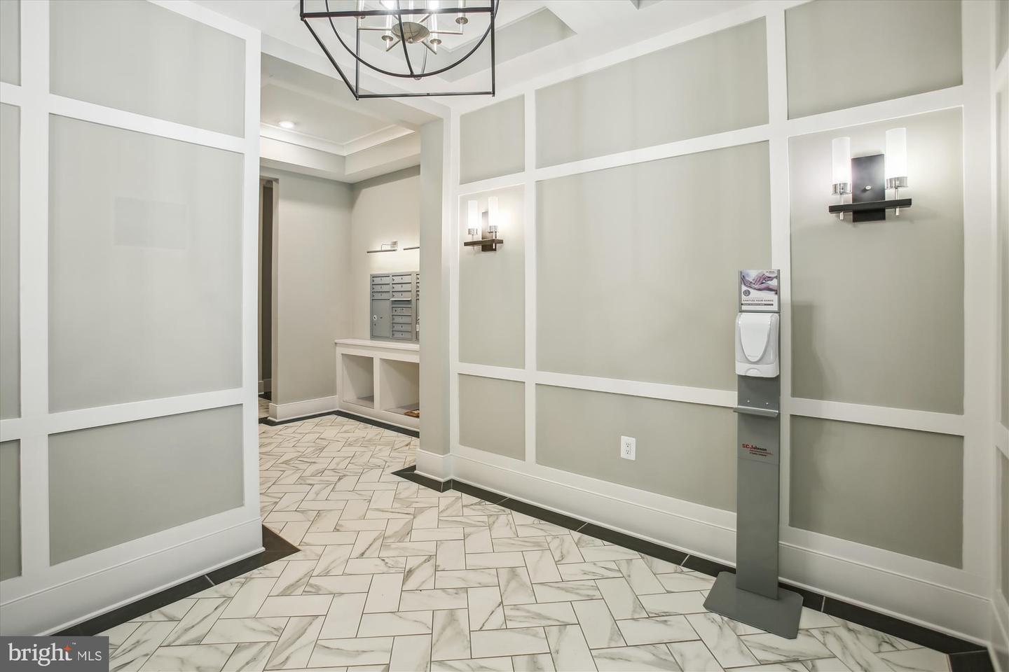 2 STATIONMASTER ST SE #301, LEESBURG, Virginia 20175, 2 Bedrooms Bedrooms, ,2 BathroomsBathrooms,Residential,For sale,2 STATIONMASTER ST SE #301,VALO2092326 MLS # VALO2092326
