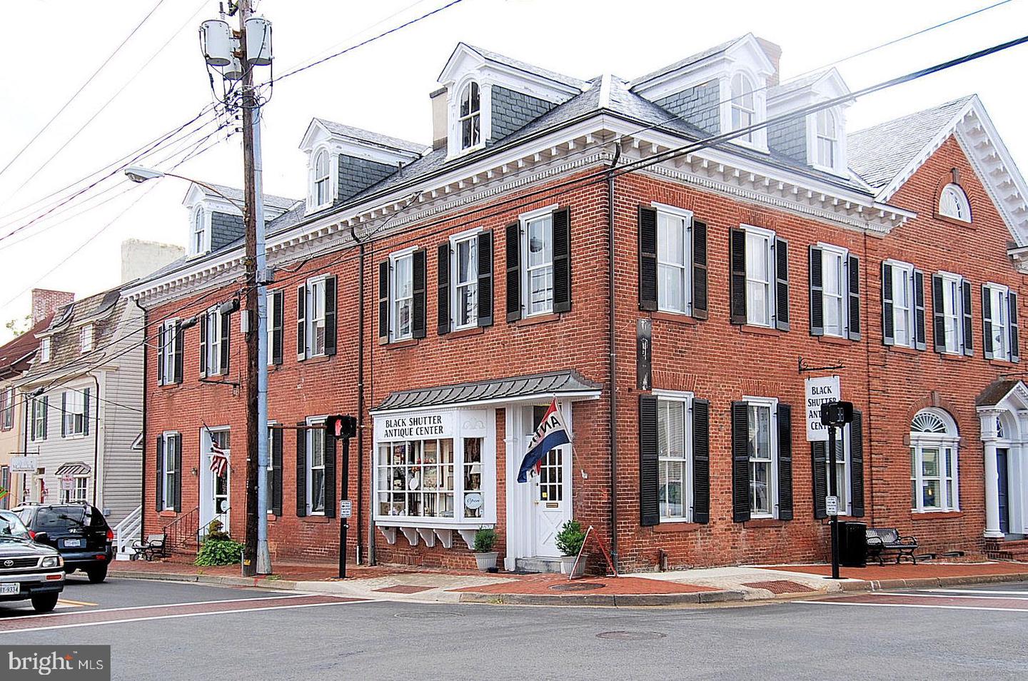 2 STATIONMASTER ST SE #301, LEESBURG, Virginia 20175, 2 Bedrooms Bedrooms, ,2 BathroomsBathrooms,Residential,For sale,2 STATIONMASTER ST SE #301,VALO2092326 MLS # VALO2092326