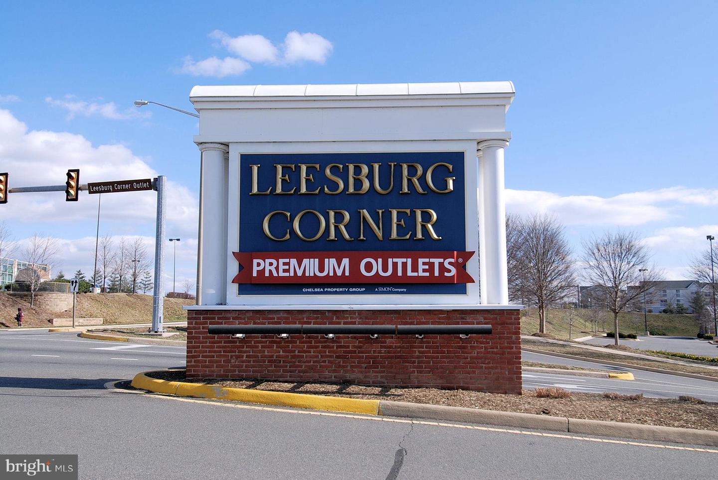 2 STATIONMASTER ST SE #301, LEESBURG, Virginia 20175, 2 Bedrooms Bedrooms, ,2 BathroomsBathrooms,Residential,For sale,2 STATIONMASTER ST SE #301,VALO2092326 MLS # VALO2092326