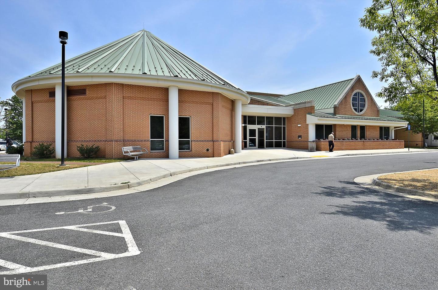 2 STATIONMASTER ST SE #301, LEESBURG, Virginia 20175, 2 Bedrooms Bedrooms, ,2 BathroomsBathrooms,Residential,For sale,2 STATIONMASTER ST SE #301,VALO2092326 MLS # VALO2092326