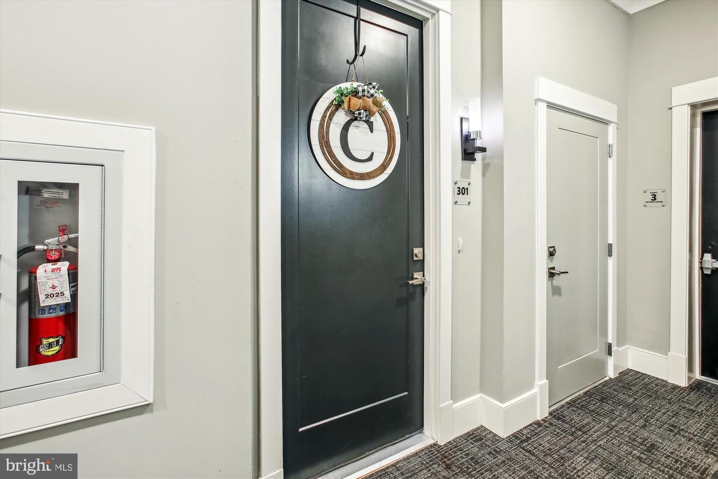 2 STATIONMASTER ST SE #301, LEESBURG, Virginia 20175, 2 Bedrooms Bedrooms, ,2 BathroomsBathrooms,Residential,For sale,2 STATIONMASTER ST SE #301,VALO2092326 MLS # VALO2092326