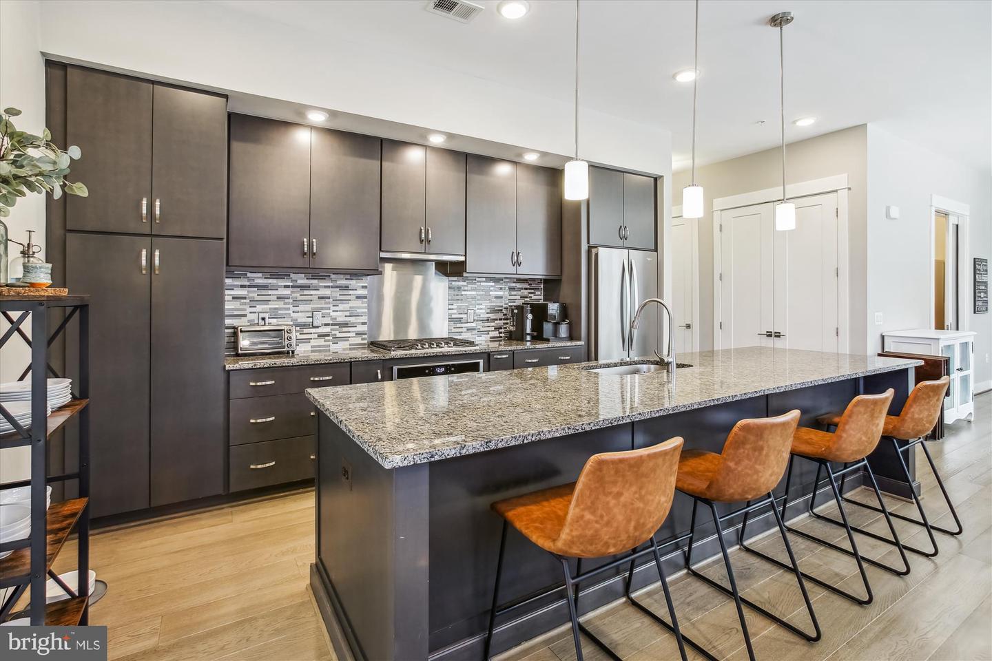 2 STATIONMASTER ST SE #301, LEESBURG, Virginia 20175, 2 Bedrooms Bedrooms, ,2 BathroomsBathrooms,Residential,For sale,2 STATIONMASTER ST SE #301,VALO2092326 MLS # VALO2092326