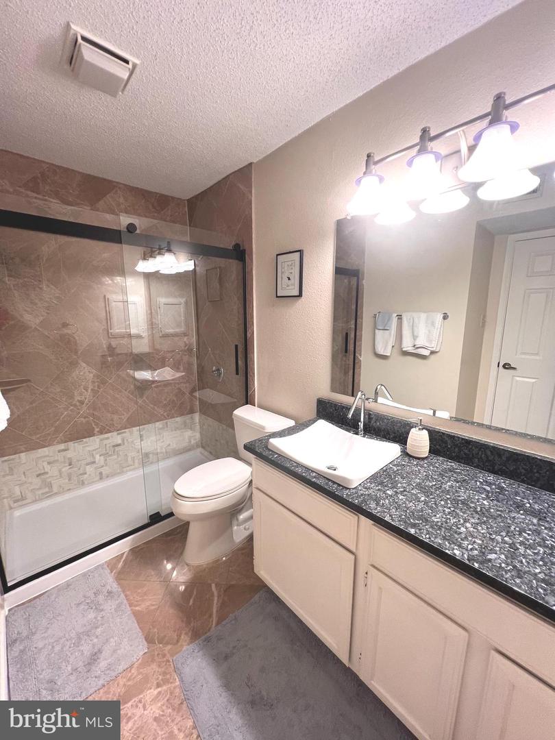 1517 LINCOLN WAY #204A, MCLEAN, Virginia 22102, 2 Bedrooms Bedrooms, ,2 BathroomsBathrooms,Residential,For sale,1517 LINCOLN WAY #204A,VAFX2230920 MLS # VAFX2230920