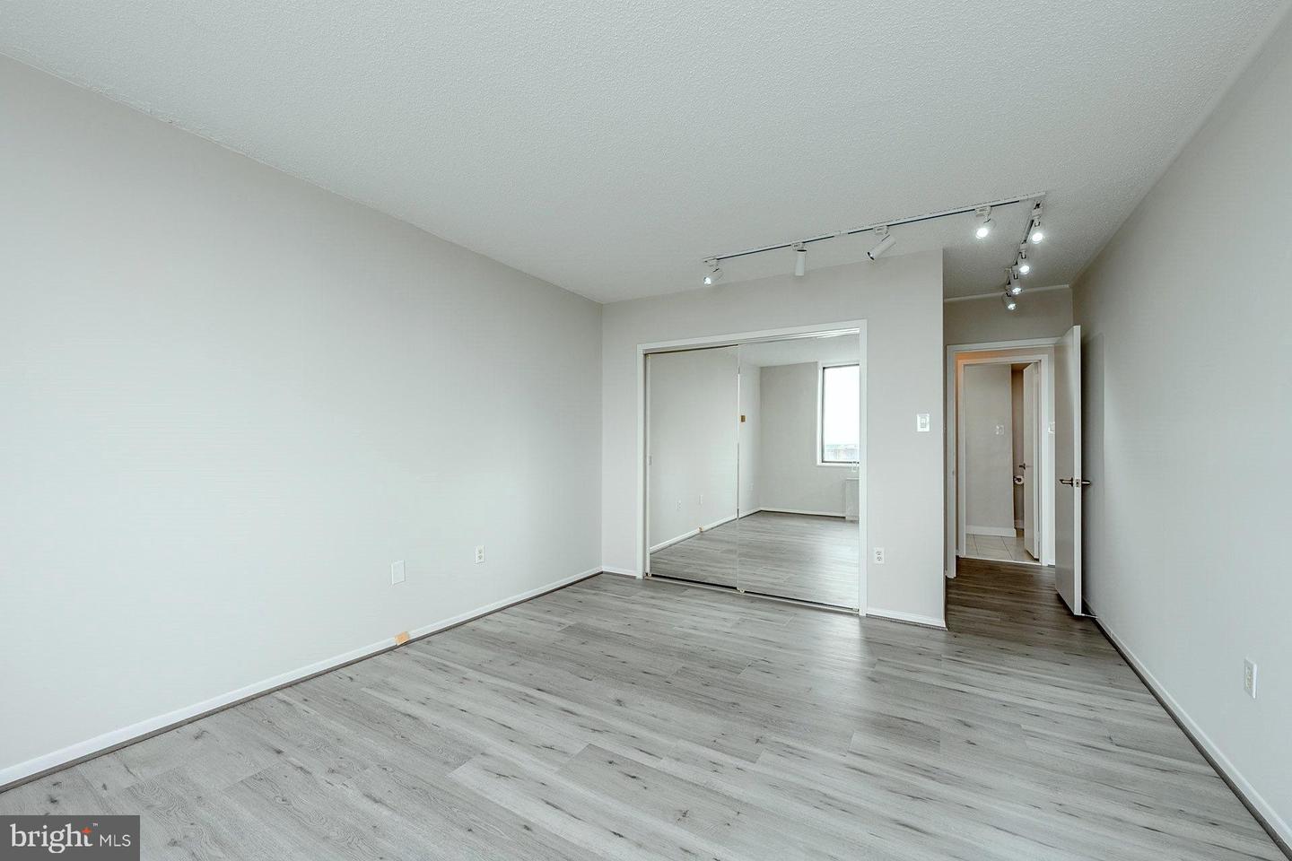3705 S GEORGE MASON DR #2414S, FALLS CHURCH, Virginia 22041, 2 Bedrooms Bedrooms, ,2 BathroomsBathrooms,Residential,For sale,3705 S GEORGE MASON DR #2414S,VAFX2229596 MLS # VAFX2229596