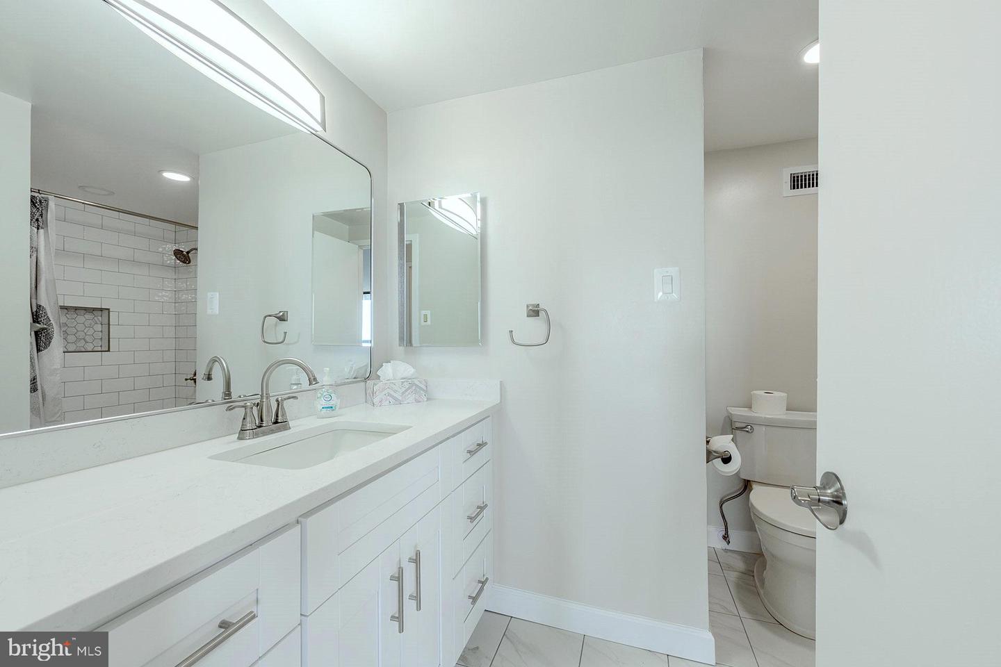 3705 S GEORGE MASON DR #2414S, FALLS CHURCH, Virginia 22041, 2 Bedrooms Bedrooms, ,2 BathroomsBathrooms,Residential,For sale,3705 S GEORGE MASON DR #2414S,VAFX2229596 MLS # VAFX2229596