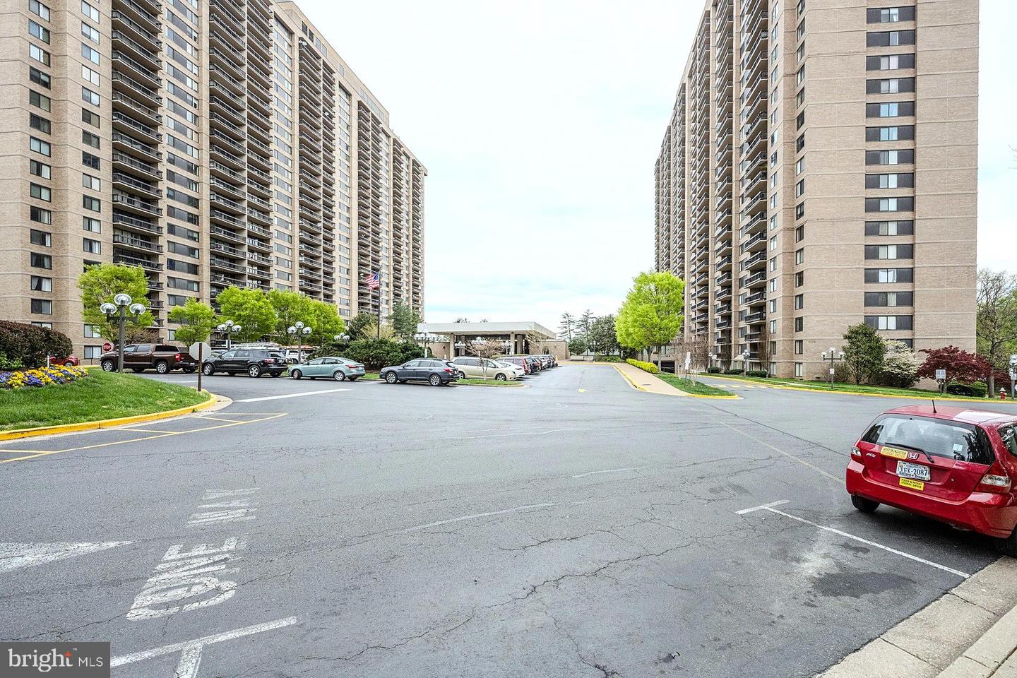 3705 S GEORGE MASON DR #2414S, FALLS CHURCH, Virginia 22041, 2 Bedrooms Bedrooms, ,2 BathroomsBathrooms,Residential,For sale,3705 S GEORGE MASON DR #2414S,VAFX2229596 MLS # VAFX2229596