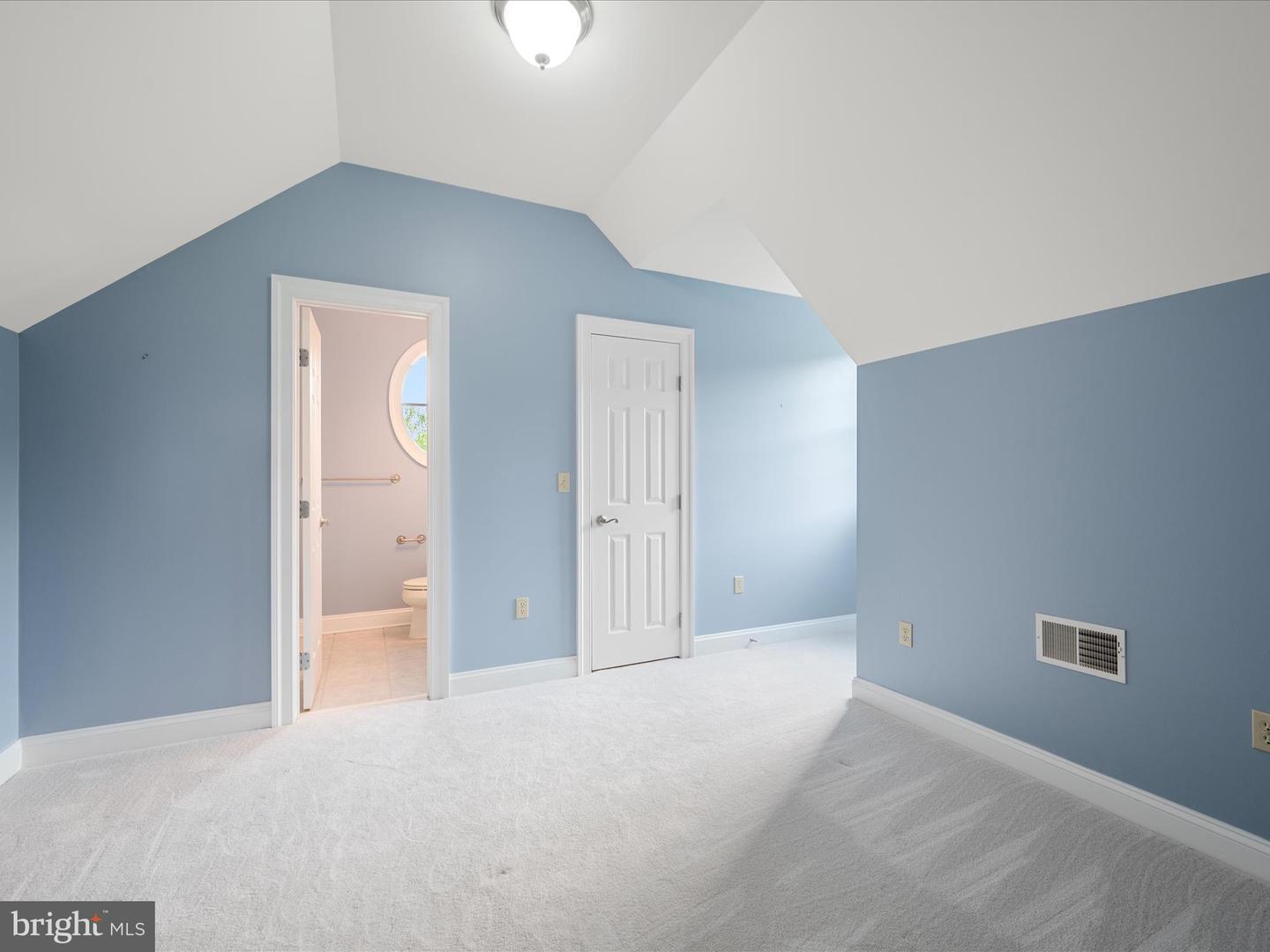 700 MILLER RD, WINCHESTER, Virginia 22602, 5 Bedrooms Bedrooms, 18 Rooms Rooms,5 BathroomsBathrooms,Residential,For sale,700 MILLER RD,VAFV2033110 MLS # VAFV2033110