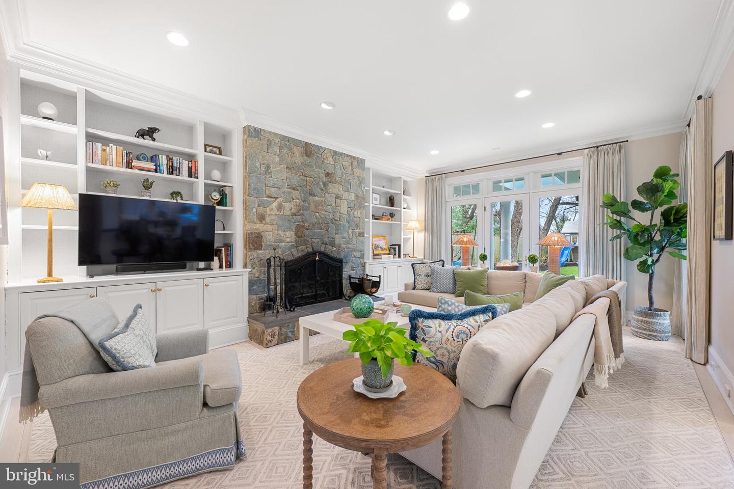 2950 CHAIN BRIDGE RD NW, WASHINGTON, District Of Columbia 20016, 6 Bedrooms Bedrooms, ,7 BathroomsBathrooms,Residential,For sale,2950 CHAIN BRIDGE RD NW,DCDC2192598 MLS # DCDC2192598