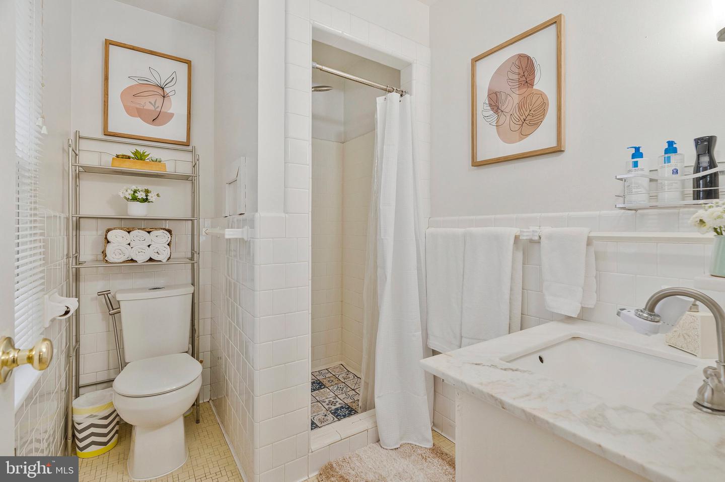 17727 SILCOTT SPRINGS RD, PURCELLVILLE, Virginia 20132, 4 Bedrooms Bedrooms, ,3 BathroomsBathrooms,Residential,For sale,17727 SILCOTT SPRINGS RD,VALO2092344 MLS # VALO2092344