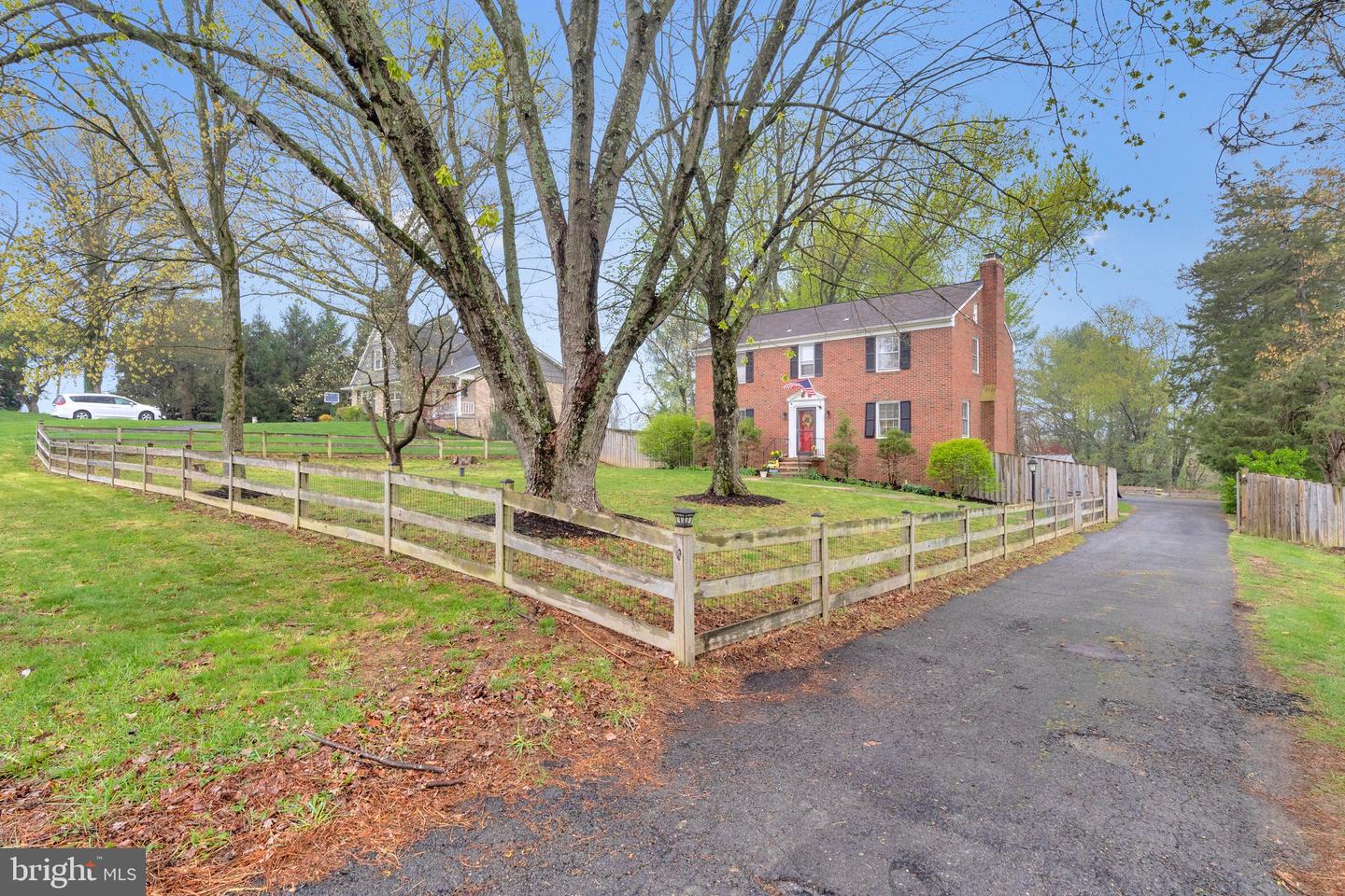 17727 SILCOTT SPRINGS RD, PURCELLVILLE, Virginia 20132, 4 Bedrooms Bedrooms, ,3 BathroomsBathrooms,Residential,For sale,17727 SILCOTT SPRINGS RD,VALO2092344 MLS # VALO2092344