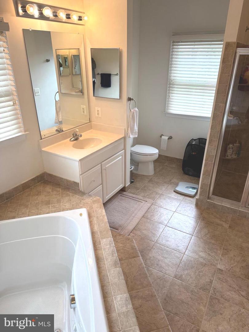 25569 ARTHUR PL, CHANTILLY, Virginia 20152, 4 Bedrooms Bedrooms, ,4 BathroomsBathrooms,Residential,For sale,25569 ARTHUR PL,VALO2092518 MLS # VALO2092518