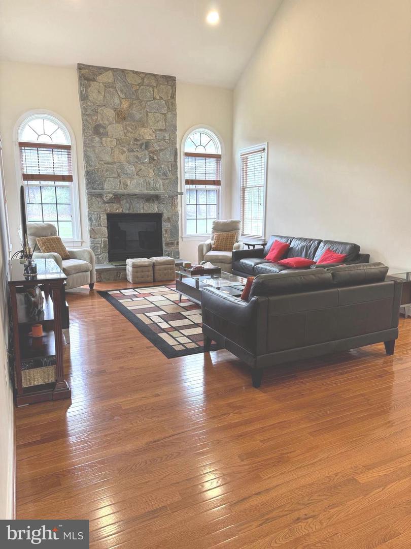 25569 ARTHUR PL, CHANTILLY, Virginia 20152, 4 Bedrooms Bedrooms, ,4 BathroomsBathrooms,Residential,For sale,25569 ARTHUR PL,VALO2092518 MLS # VALO2092518