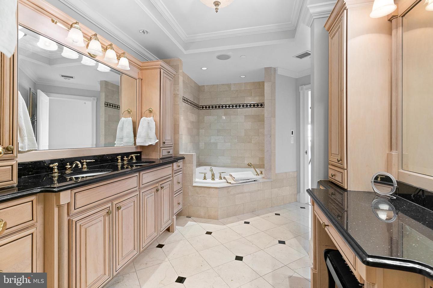 1201 N NASH ST N #502, ARLINGTON, Virginia 22209, 3 Bedrooms Bedrooms, ,2 BathroomsBathrooms,Residential,For sale,1201 N NASH ST N #502,VAAR2055656 MLS # VAAR2055656