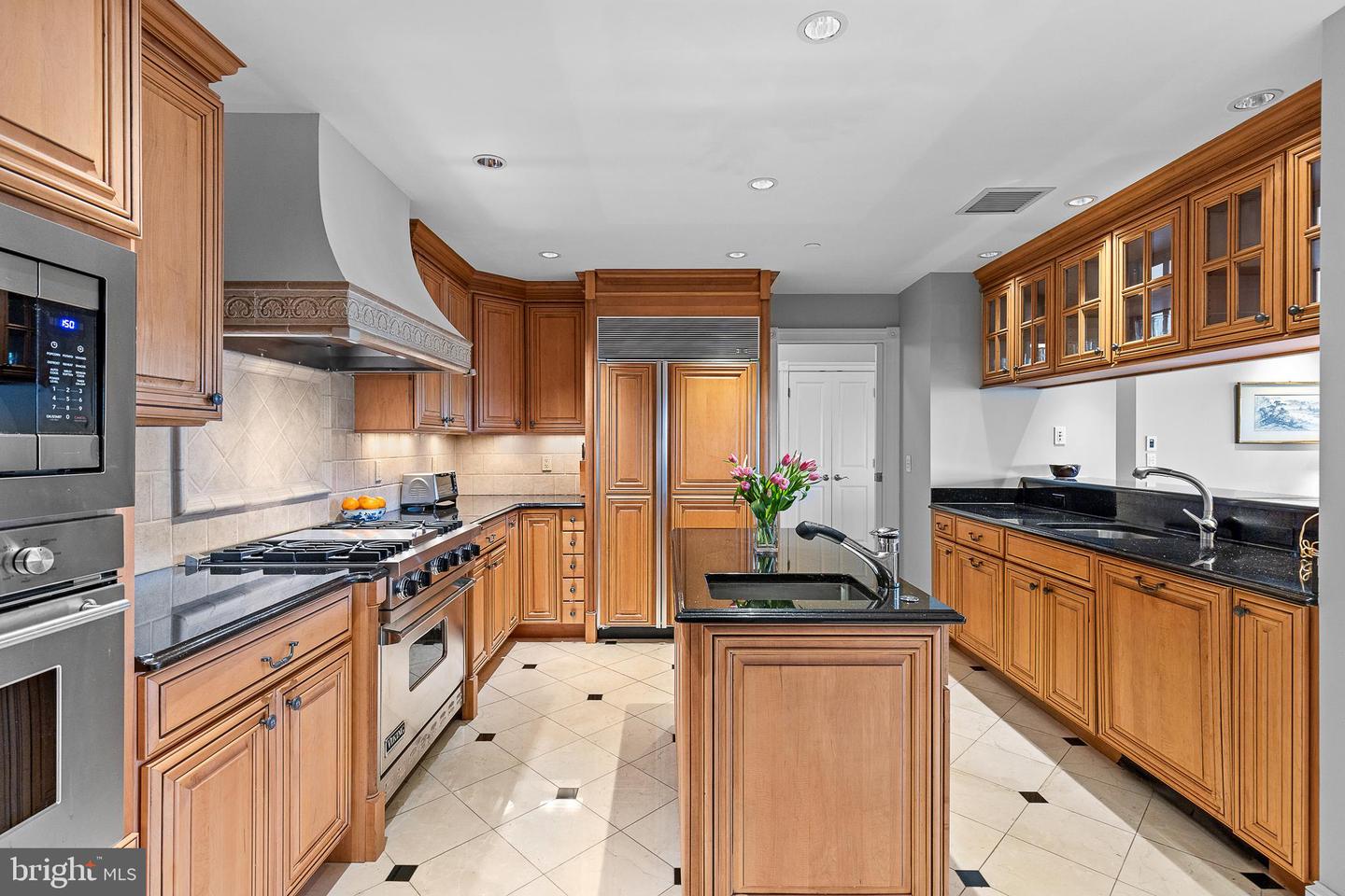 1201 N NASH ST N #502, ARLINGTON, Virginia 22209, 3 Bedrooms Bedrooms, ,2 BathroomsBathrooms,Residential,For sale,1201 N NASH ST N #502,VAAR2055656 MLS # VAAR2055656