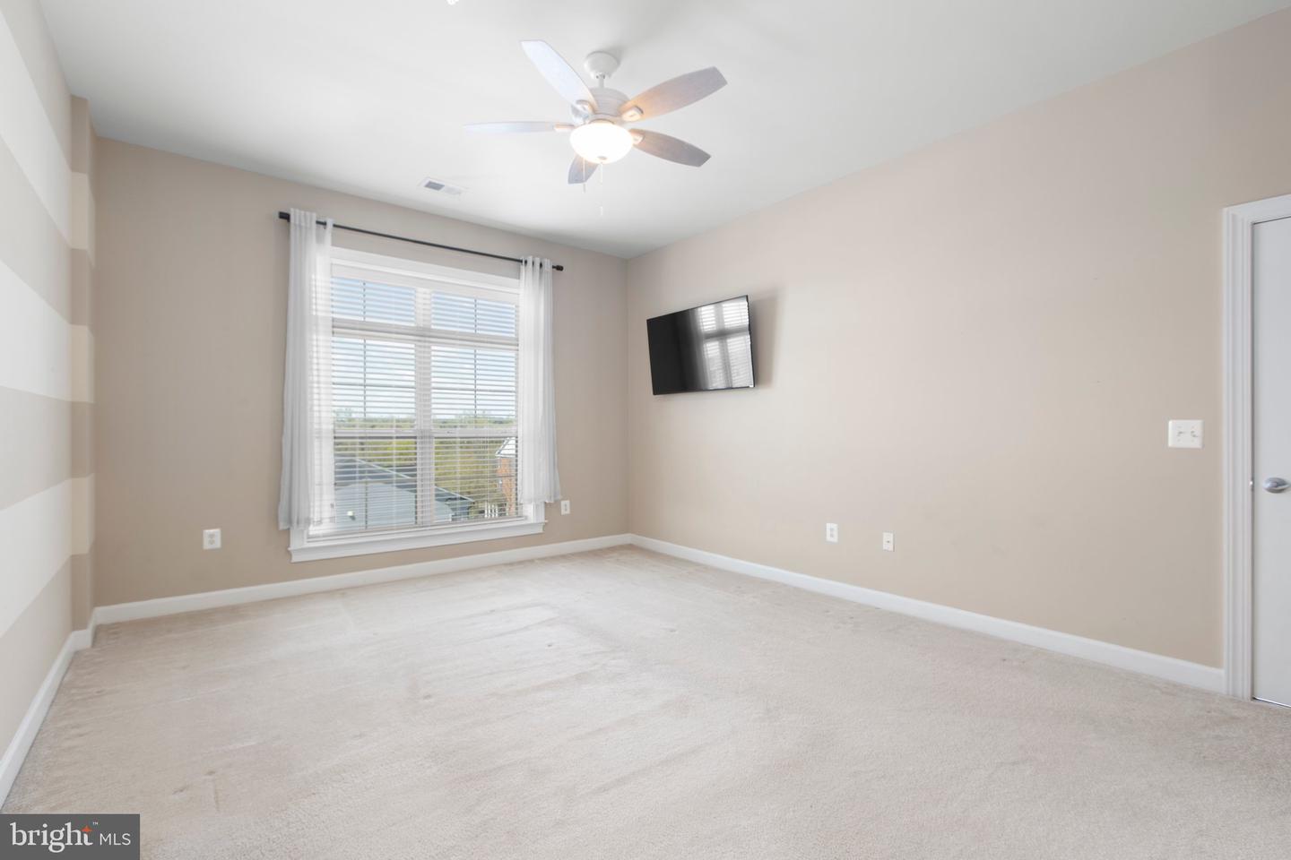 680 WATERMANS DR #405, WOODBRIDGE, Virginia 22191, 2 Bedrooms Bedrooms, ,2 BathroomsBathrooms,Residential,For sale,680 WATERMANS DR #405,VAPW2091470 MLS # VAPW2091470