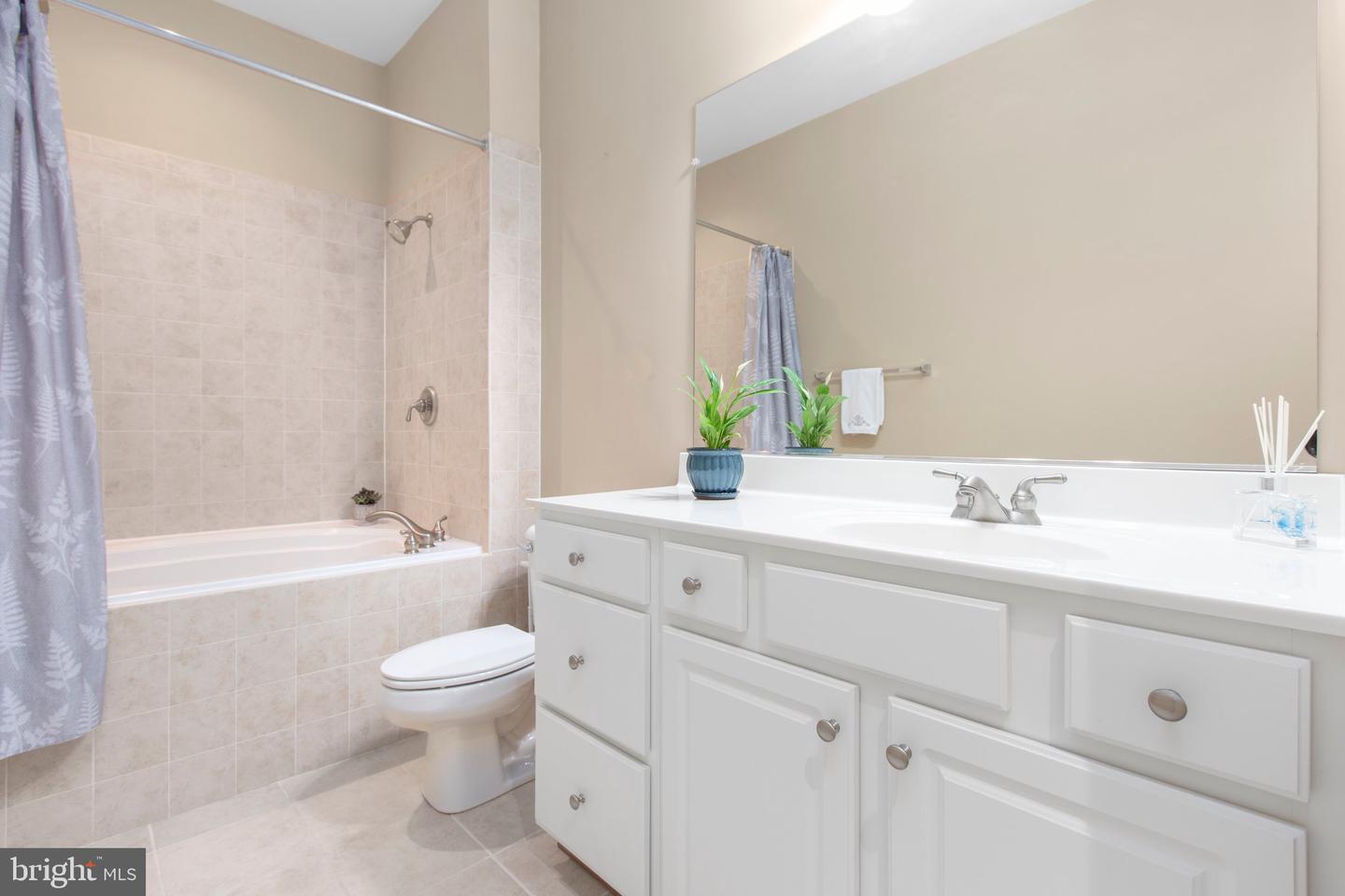 680 WATERMANS DR #405, WOODBRIDGE, Virginia 22191, 2 Bedrooms Bedrooms, ,2 BathroomsBathrooms,Residential,For sale,680 WATERMANS DR #405,VAPW2091470 MLS # VAPW2091470