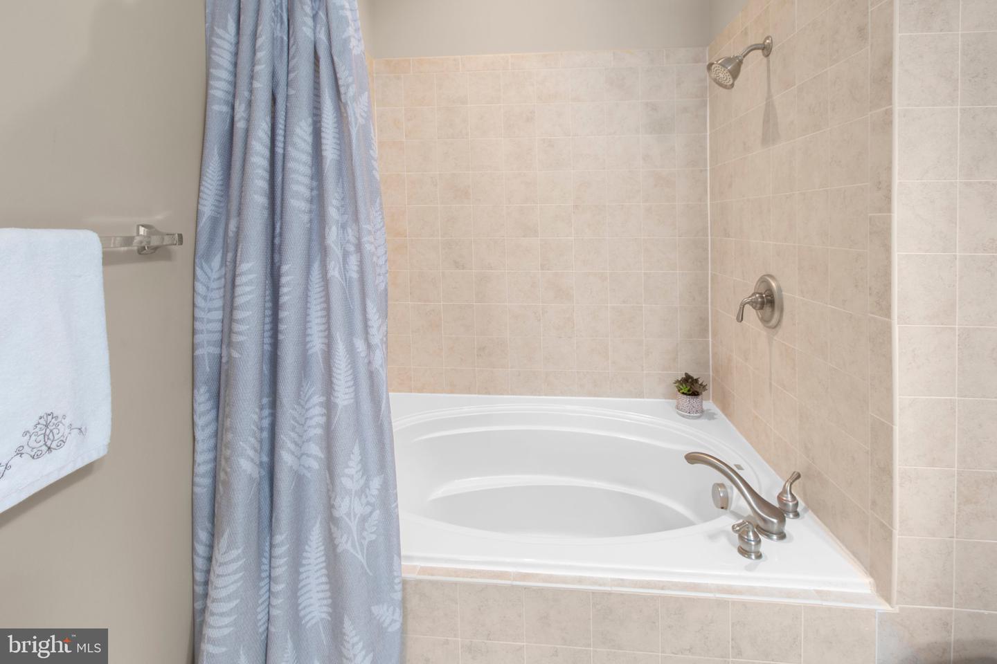 680 WATERMANS DR #405, WOODBRIDGE, Virginia 22191, 2 Bedrooms Bedrooms, ,2 BathroomsBathrooms,Residential,For sale,680 WATERMANS DR #405,VAPW2091470 MLS # VAPW2091470