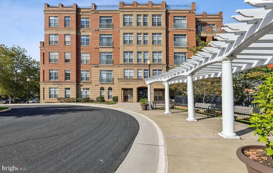 680 WATERMANS DR #405, WOODBRIDGE, Virginia 22191, 2 Bedrooms Bedrooms, ,2 BathroomsBathrooms,Residential,For sale,680 WATERMANS DR #405,VAPW2091470 MLS # VAPW2091470