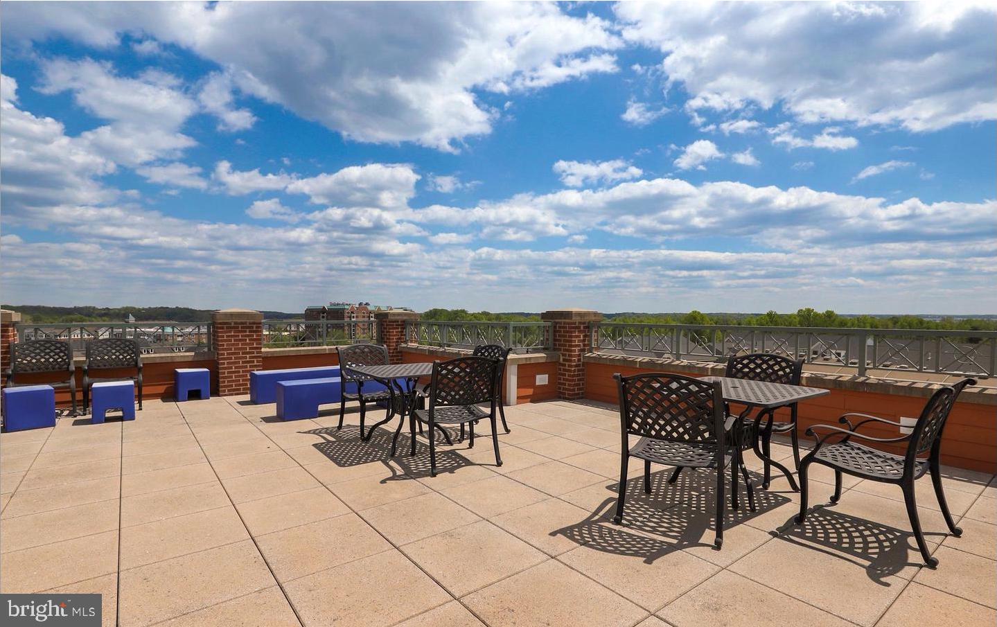 680 WATERMANS DR #405, WOODBRIDGE, Virginia 22191, 2 Bedrooms Bedrooms, ,2 BathroomsBathrooms,Residential,For sale,680 WATERMANS DR #405,VAPW2091470 MLS # VAPW2091470