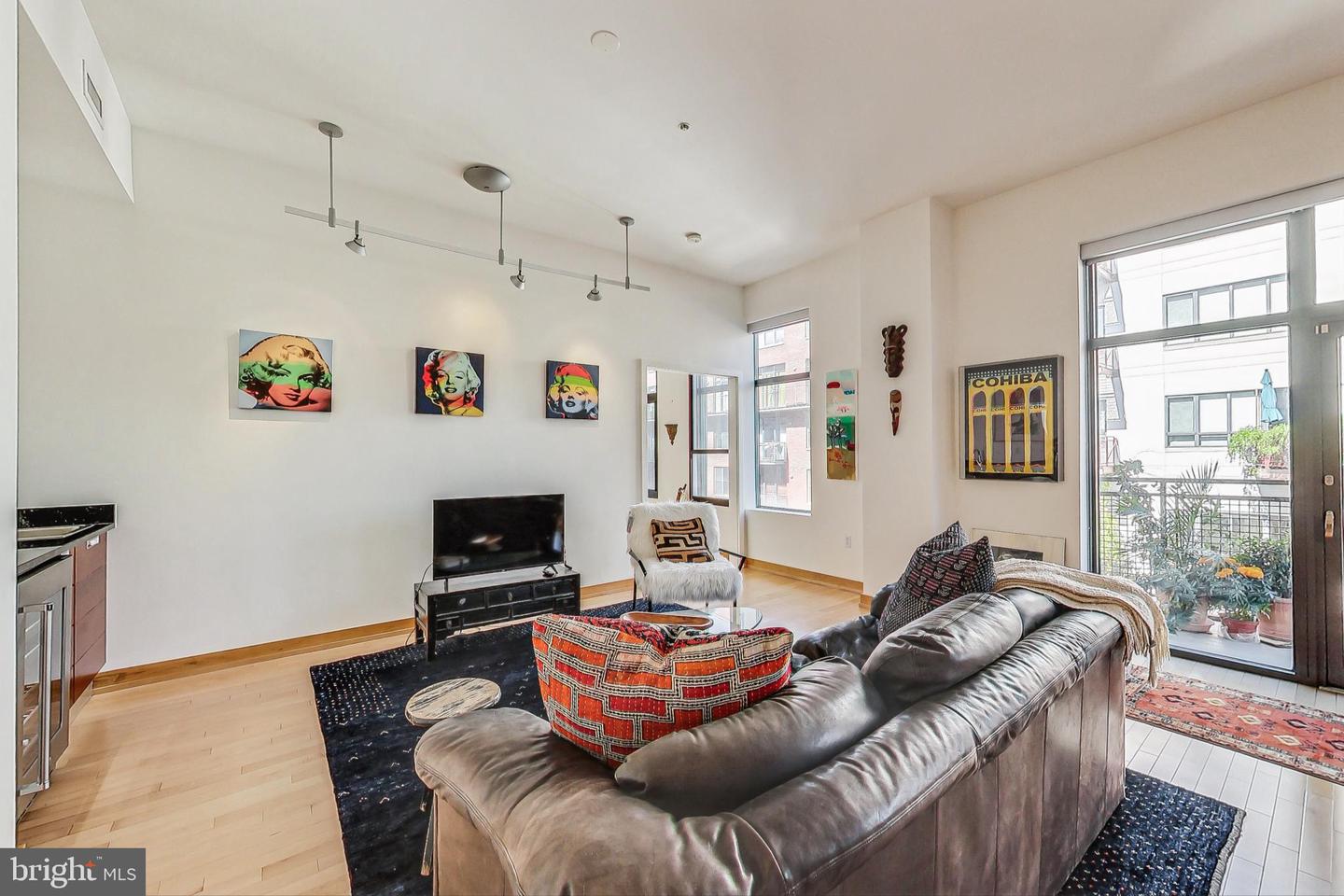 1413 P ST NW #404, WASHINGTON, District Of Columbia 20005, 2 Bedrooms Bedrooms, ,2 BathroomsBathrooms,Residential,For sale,1413 P ST NW #404,DCDC2194522 MLS # DCDC2194522