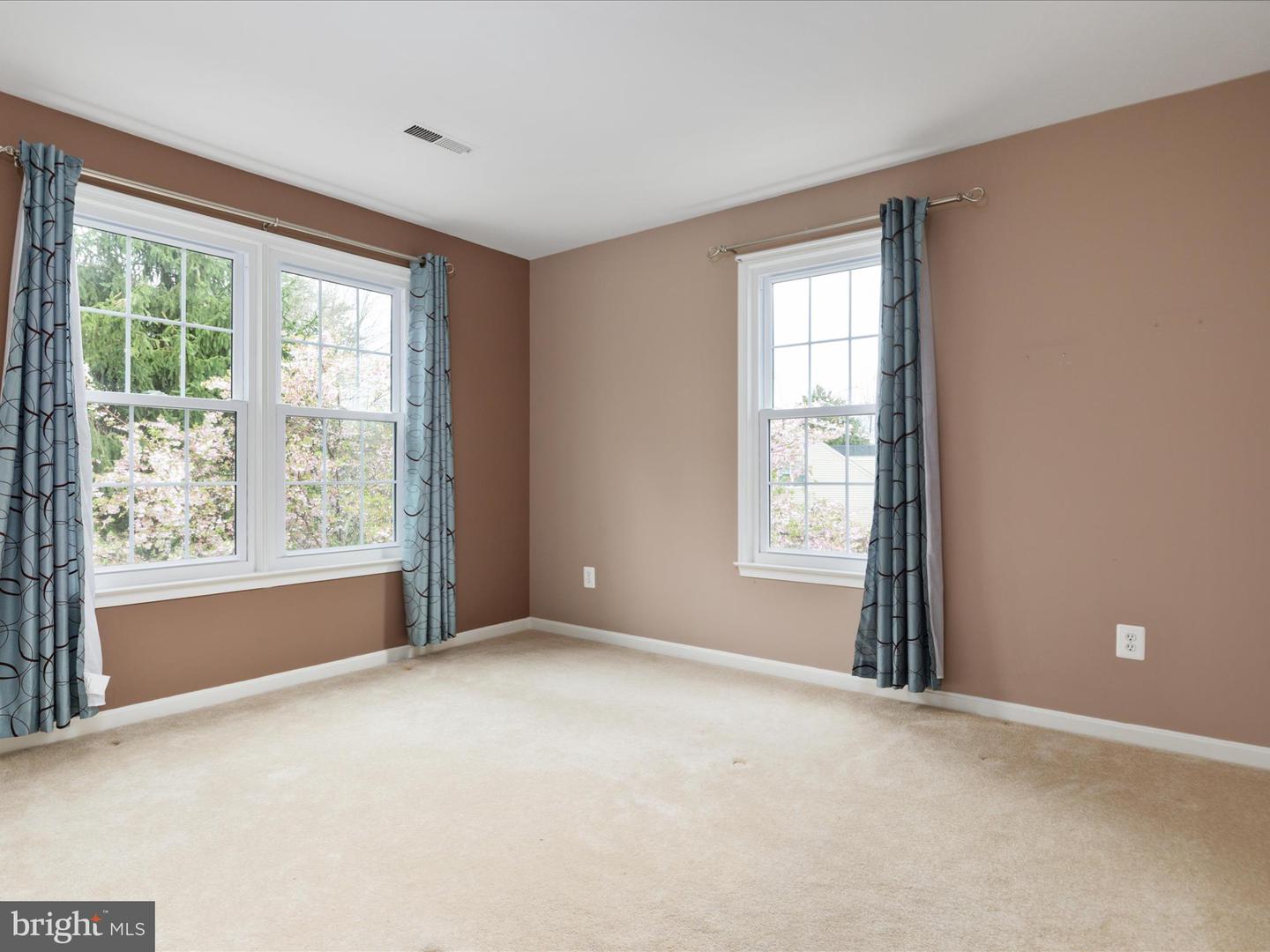 15154 WETHERBURN DR, CENTREVILLE, Virginia 20120, 4 Bedrooms Bedrooms, ,3 BathroomsBathrooms,Residential,For sale,15154 WETHERBURN DR,VAFX2232958 MLS # VAFX2232958