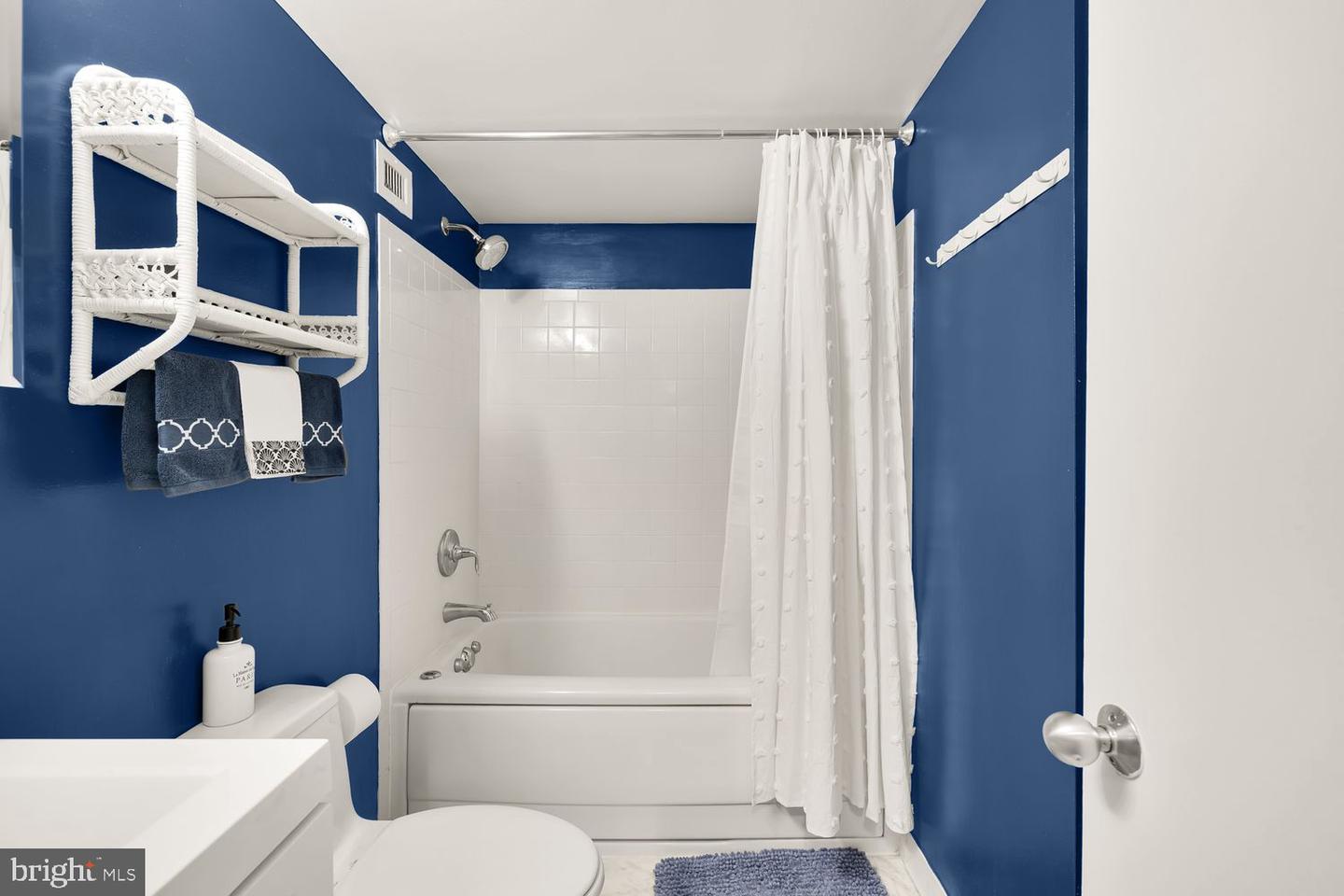 2440 16TH ST NW #209, WASHINGTON, District Of Columbia 20009, 1 Bedroom Bedrooms, ,1 BathroomBathrooms,Residential,For sale,2440 16TH ST NW #209,DCDC2194638 MLS # DCDC2194638