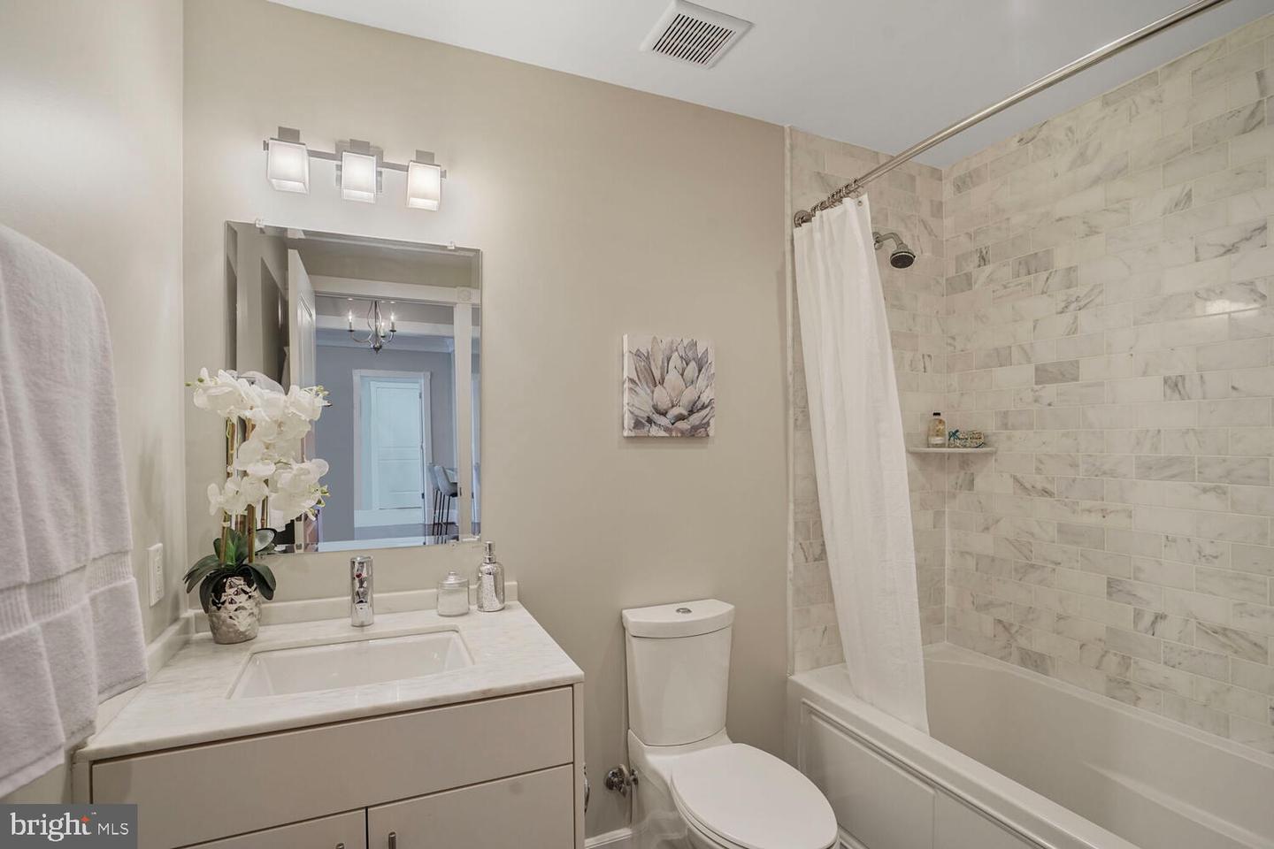 910 POWHATAN ST #106N, ALEXANDRIA, Virginia 22314, 2 Bedrooms Bedrooms, ,2 BathroomsBathrooms,Residential,For sale,910 POWHATAN ST #106N,VAAX2043978 MLS # VAAX2043978