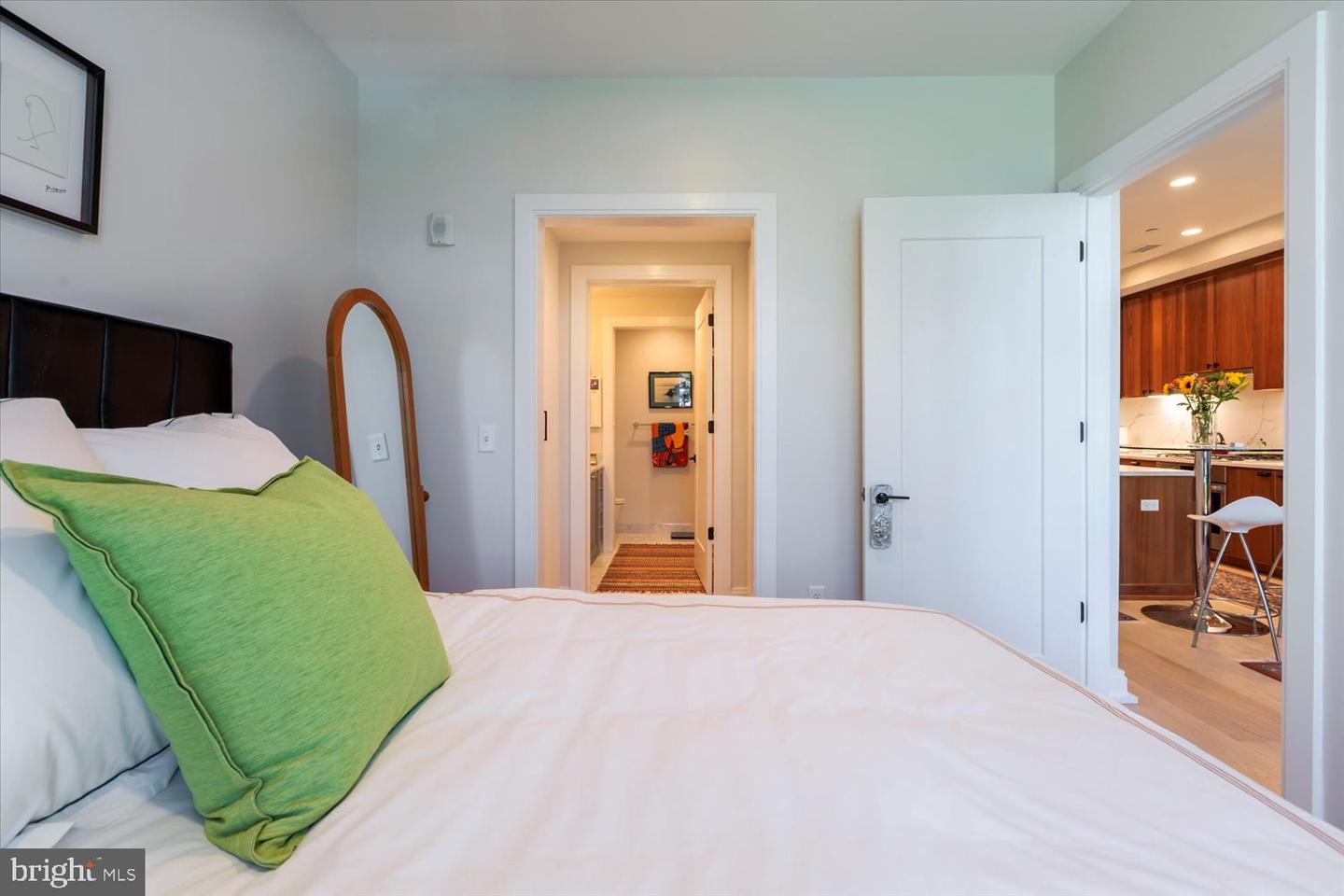 1111 PENNSYLVANIA AVE SE #205, WASHINGTON, District Of Columbia 20003, 2 Bedrooms Bedrooms, ,2 BathroomsBathrooms,Residential,For sale,1111 PENNSYLVANIA AVE SE #205,DCDC2194814 MLS # DCDC2194814