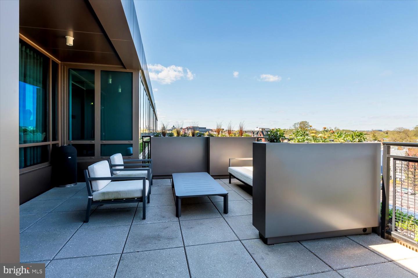 1111 PENNSYLVANIA AVE SE #205, WASHINGTON, District Of Columbia 20003, 2 Bedrooms Bedrooms, ,2 BathroomsBathrooms,Residential,For sale,1111 PENNSYLVANIA AVE SE #205,DCDC2194814 MLS # DCDC2194814
