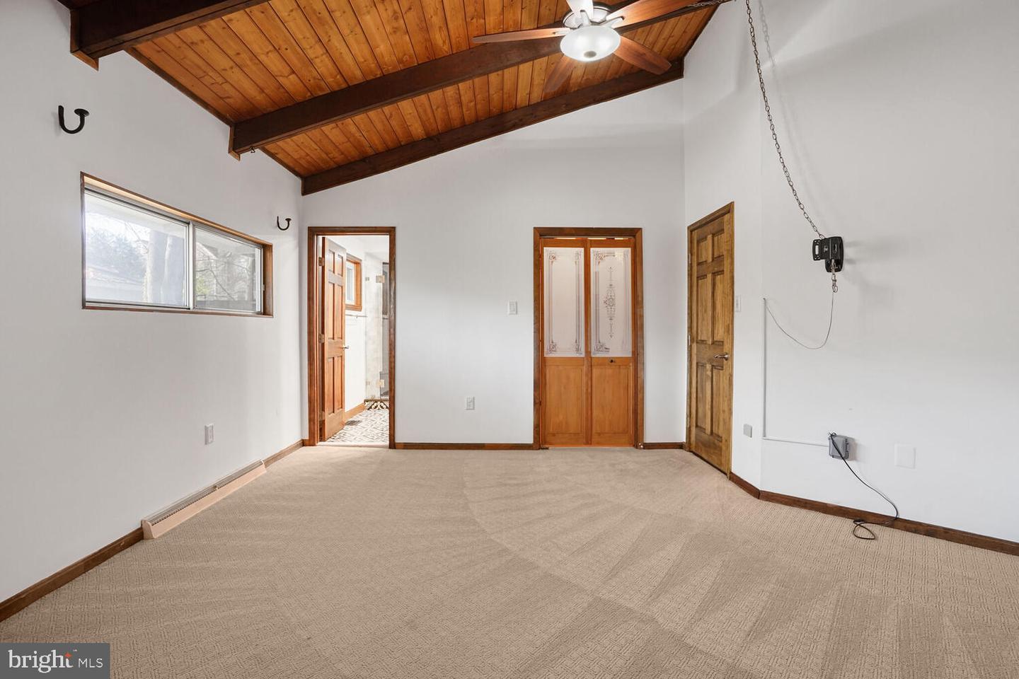 6524 ROBIN RD, SPRINGFIELD, Virginia 22150, 5 Bedrooms Bedrooms, 7 Rooms Rooms,3 BathroomsBathrooms,Residential,For sale,6524 ROBIN RD,VAFX2233450 MLS # VAFX2233450