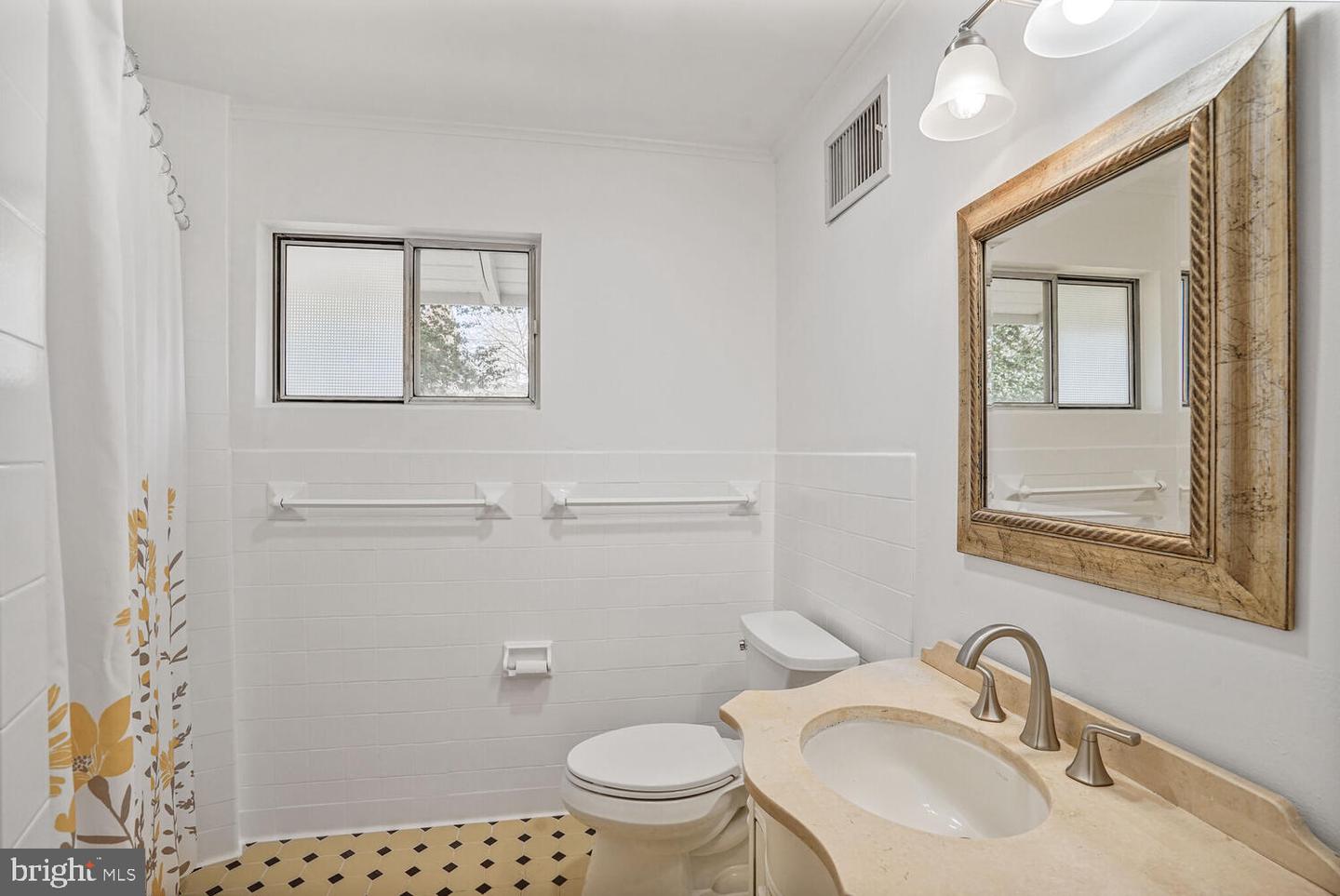 6524 ROBIN RD, SPRINGFIELD, Virginia 22150, 5 Bedrooms Bedrooms, 7 Rooms Rooms,3 BathroomsBathrooms,Residential,For sale,6524 ROBIN RD,VAFX2233450 MLS # VAFX2233450
