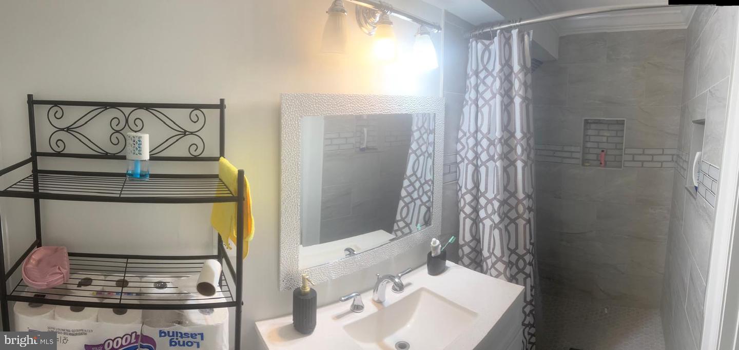 133 COLBURN DR, MANASSAS PARK, Virginia 20111, 6 Bedrooms Bedrooms, ,3 BathroomsBathrooms,Residential,For sale,133 COLBURN DR,VAMP2002978 MLS # VAMP2002978
