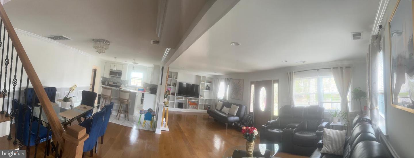 133 COLBURN DR, MANASSAS PARK, Virginia 20111, 6 Bedrooms Bedrooms, ,3 BathroomsBathrooms,Residential,For sale,133 COLBURN DR,VAMP2002978 MLS # VAMP2002978