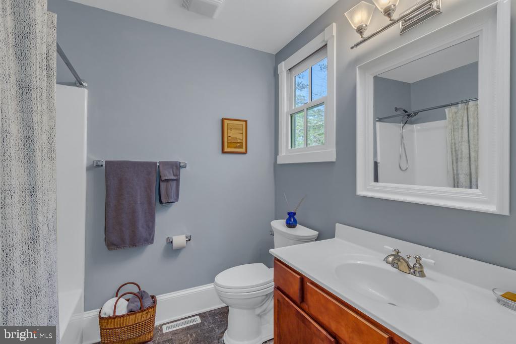 360 PINE REACH DR, KILMARNOCK, Virginia 22482, 3 Bedrooms Bedrooms, ,3 BathroomsBathrooms,Residential,For sale,360 PINE REACH DR,VANV2001520 MLS # VANV2001520