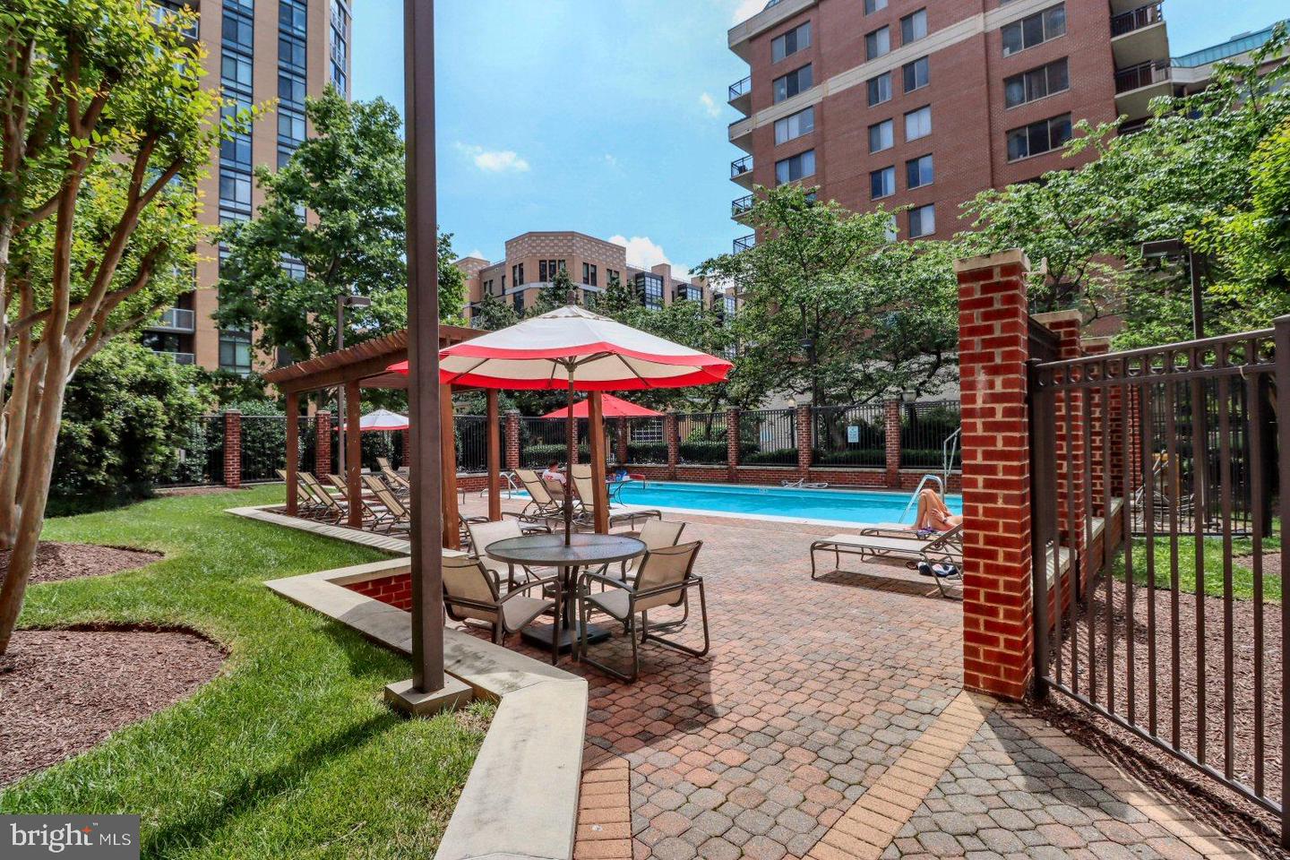 901 N MONROE ST #209, ARLINGTON, Virginia 22201, 2 Bedrooms Bedrooms, ,2 BathroomsBathrooms,Residential,For sale,901 N MONROE ST #209,VAAR2050886 MLS # VAAR2050886