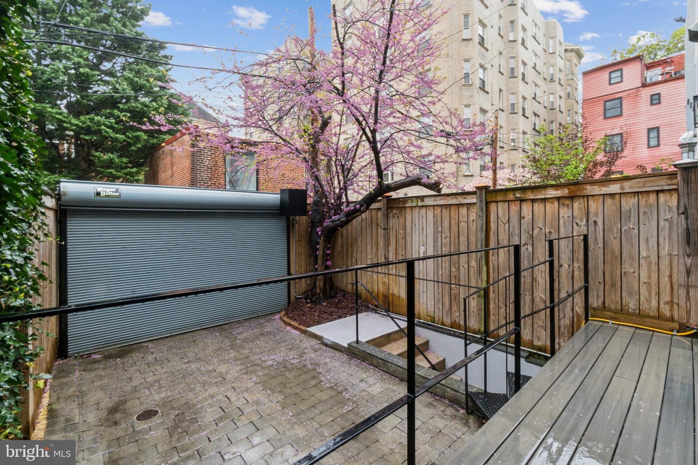 1526 SWANN ST NW, WASHINGTON, District Of Columbia 20009, 5 Bedrooms Bedrooms, ,4 BathroomsBathrooms,Residential,For sale,1526 SWANN ST NW,DCDC2193210 MLS # DCDC2193210