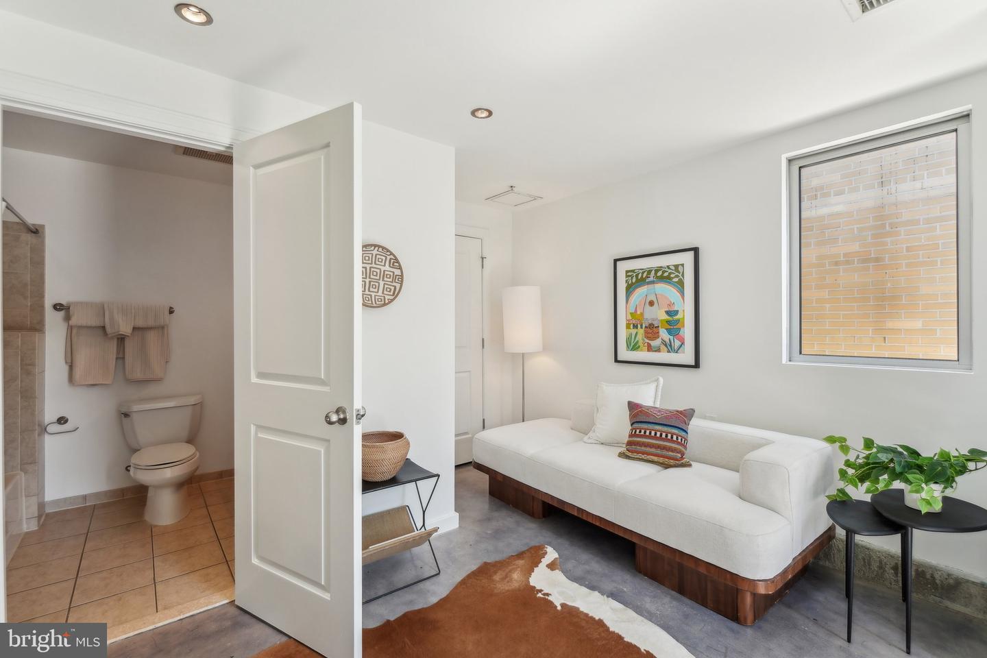 701 LAMONT ST NW #PH-50, WASHINGTON, District Of Columbia 20010, 2 Bedrooms Bedrooms, ,2 BathroomsBathrooms,Residential,For sale,701 LAMONT ST NW #PH-50,DCDC2193794 MLS # DCDC2193794