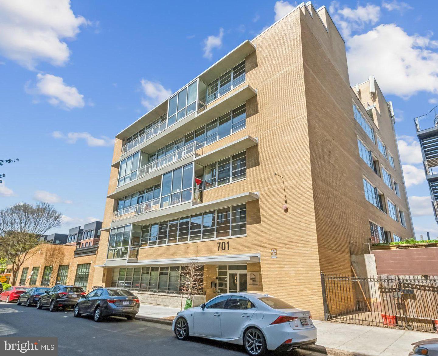701 LAMONT ST NW #PH-50, WASHINGTON, District Of Columbia 20010, 2 Bedrooms Bedrooms, ,2 BathroomsBathrooms,Residential,For sale,701 LAMONT ST NW #PH-50,DCDC2193794 MLS # DCDC2193794