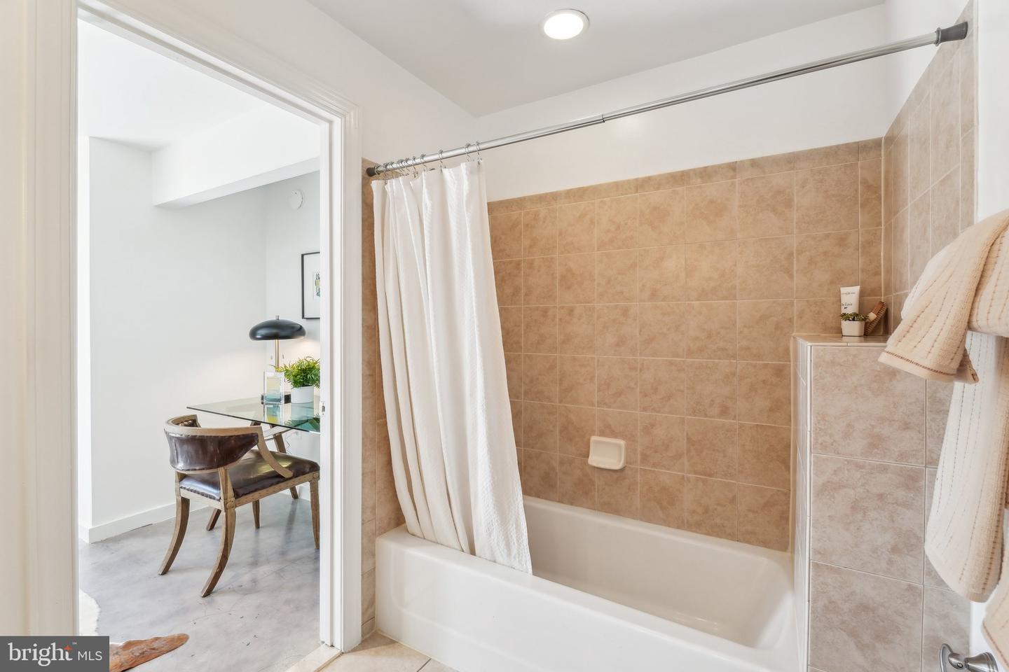 701 LAMONT ST NW #PH-50, WASHINGTON, District Of Columbia 20010, 2 Bedrooms Bedrooms, ,2 BathroomsBathrooms,Residential,For sale,701 LAMONT ST NW #PH-50,DCDC2193794 MLS # DCDC2193794
