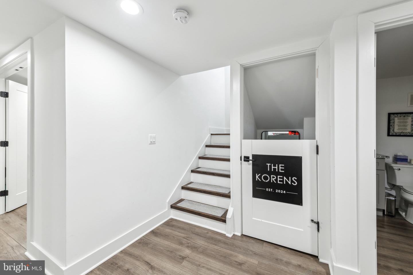 2605 N LEXINGTON ST, ARLINGTON, Virginia 22207, 4 Bedrooms Bedrooms, ,3 BathroomsBathrooms,Residential,For sale,2605 N LEXINGTON ST,VAAR2055510 MLS # VAAR2055510