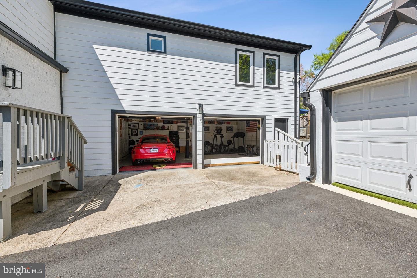 2605 N LEXINGTON ST, ARLINGTON, Virginia 22207, 4 Bedrooms Bedrooms, ,3 BathroomsBathrooms,Residential,For sale,2605 N LEXINGTON ST,VAAR2055510 MLS # VAAR2055510