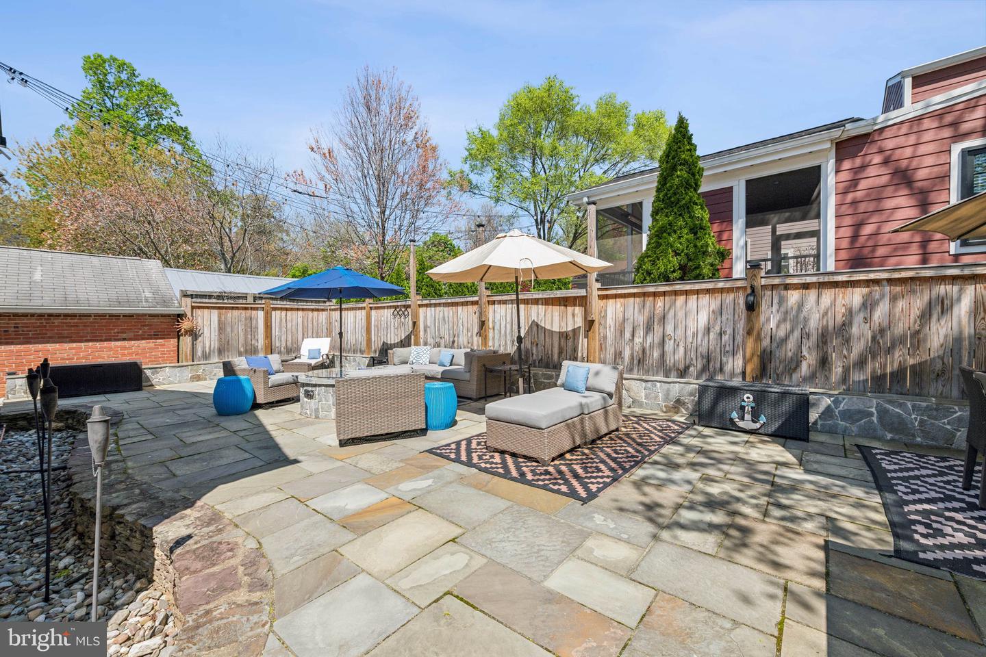2605 N LEXINGTON ST, ARLINGTON, Virginia 22207, 4 Bedrooms Bedrooms, ,3 BathroomsBathrooms,Residential,For sale,2605 N LEXINGTON ST,VAAR2055510 MLS # VAAR2055510
