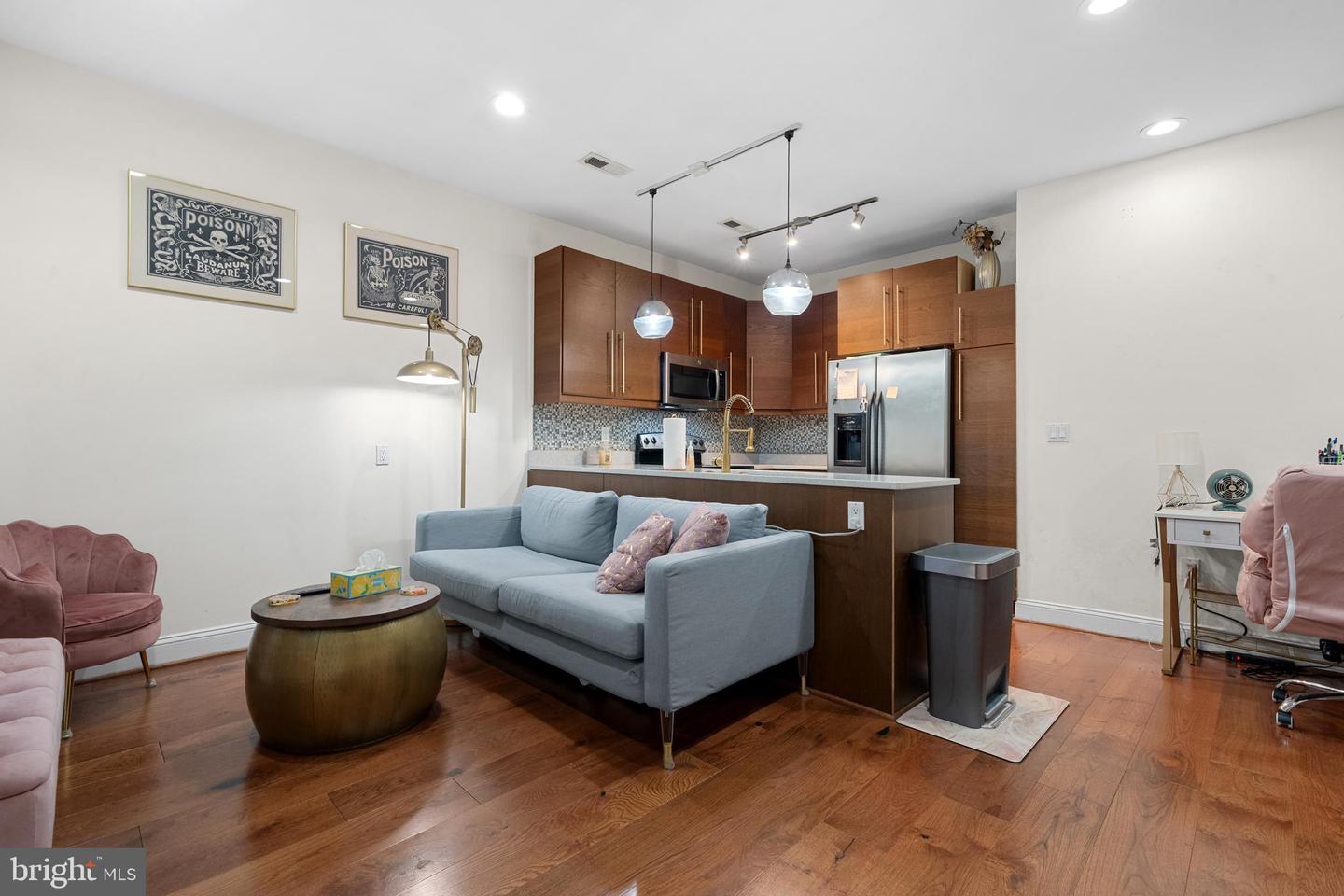 1215 10TH ST NW #2, WASHINGTON, District Of Columbia 20001, 1 Bedroom Bedrooms, ,1 BathroomBathrooms,Residential,For sale,1215 10TH ST NW #2,DCDC2194440 MLS # DCDC2194440