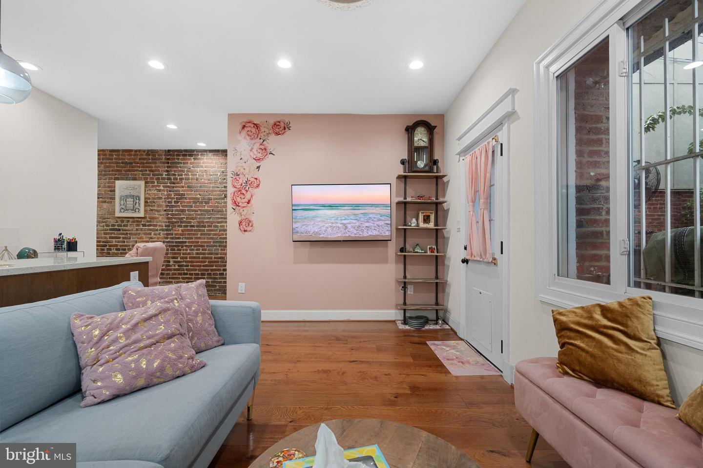 1215 10TH ST NW #2, WASHINGTON, District Of Columbia 20001, 1 Bedroom Bedrooms, ,1 BathroomBathrooms,Residential,For sale,1215 10TH ST NW #2,DCDC2194440 MLS # DCDC2194440