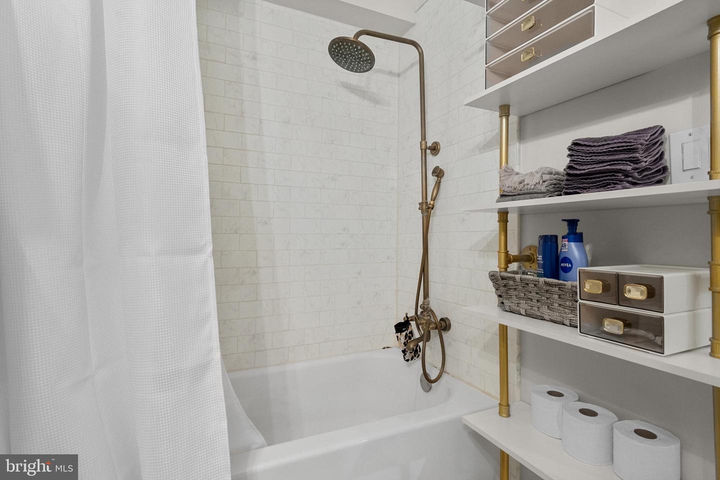 1215 10TH ST NW #2, WASHINGTON, District Of Columbia 20001, 1 Bedroom Bedrooms, ,1 BathroomBathrooms,Residential,For sale,1215 10TH ST NW #2,DCDC2194440 MLS # DCDC2194440