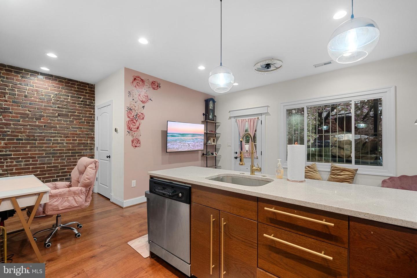 1215 10TH ST NW #2, WASHINGTON, District Of Columbia 20001, 1 Bedroom Bedrooms, ,1 BathroomBathrooms,Residential,For sale,1215 10TH ST NW #2,DCDC2194440 MLS # DCDC2194440